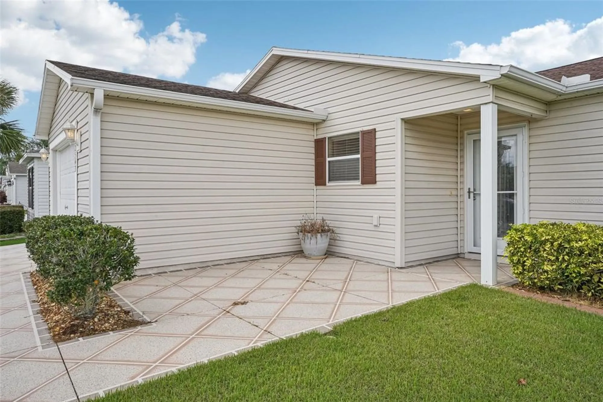 Property Slideshow image 28 of 47 | 2543 raintree dr, The Villages, FL, 32162