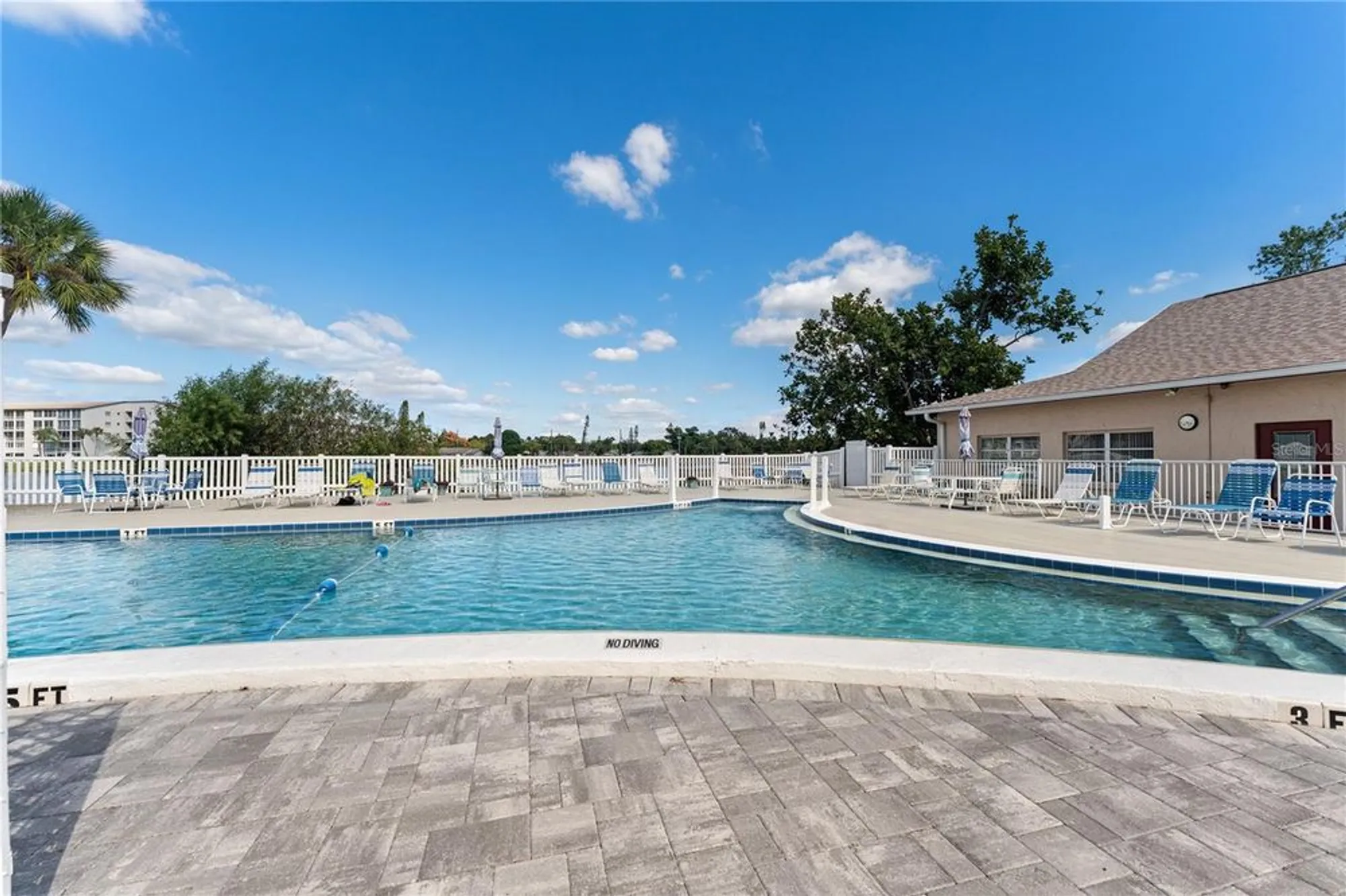 Property Slideshow image 21 of 28 | 3915 lake bayshore dr, Bradenton, FL, 34205