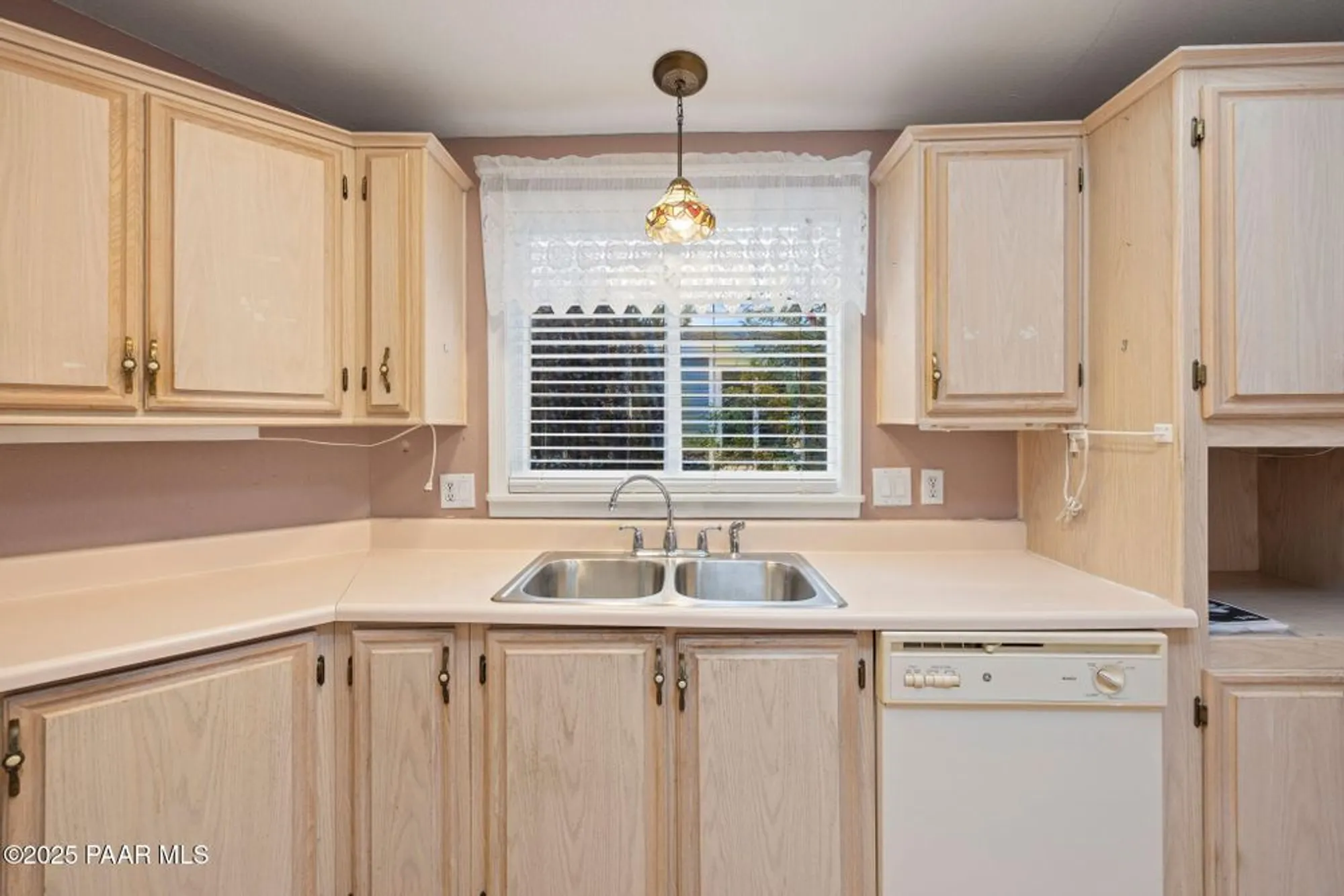 Property Slideshow image 13 of 36 | 944 n mountain hollow ct, Prescott, AZ, 86301
