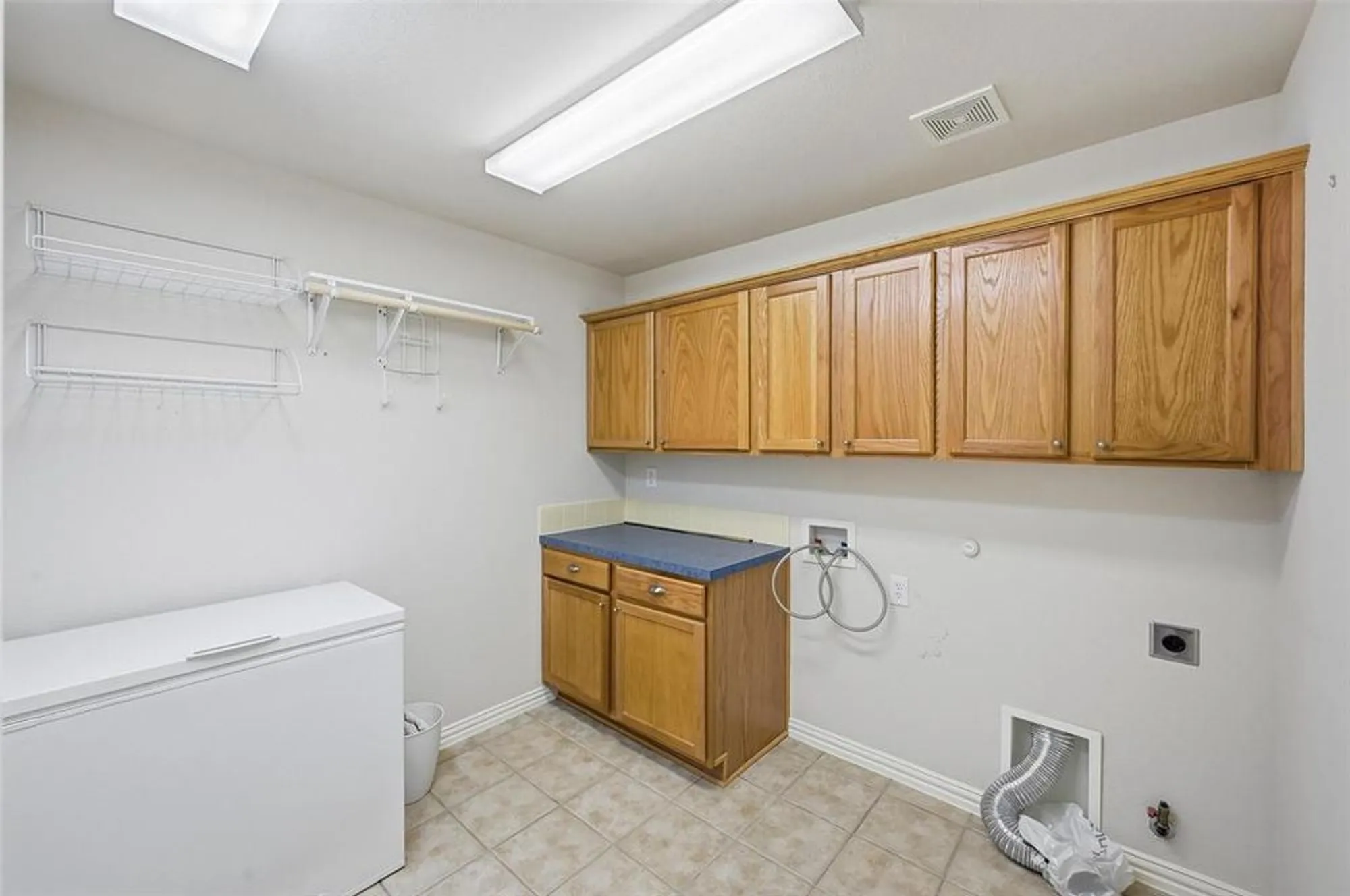 Property Slideshow image 29 of 39 | 10417 belvedere dr, Denton, TX, 76207