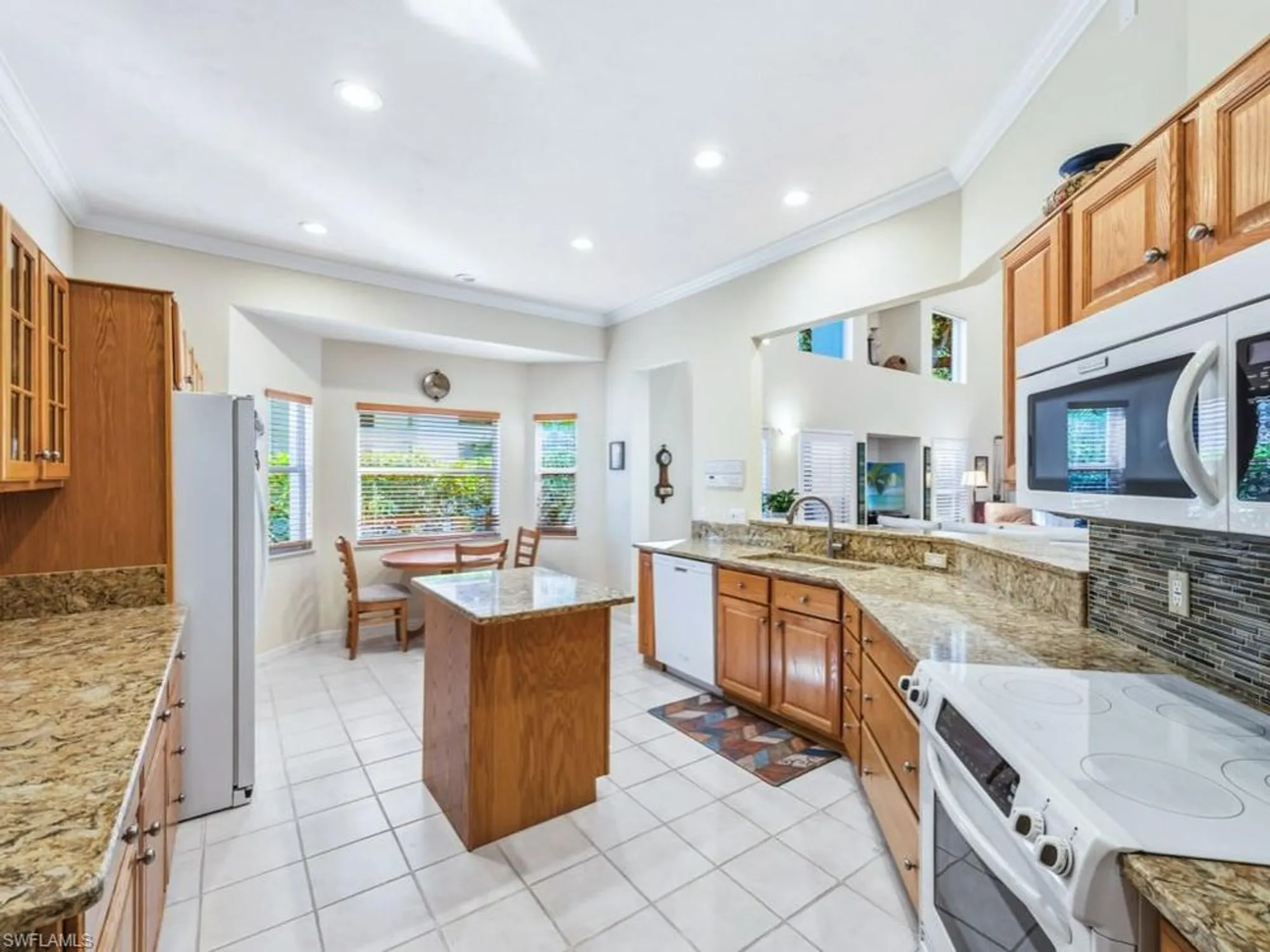 Property Slideshow image 10 of 45 | 3356 montara dr, Bonita Springs, FL, 34134