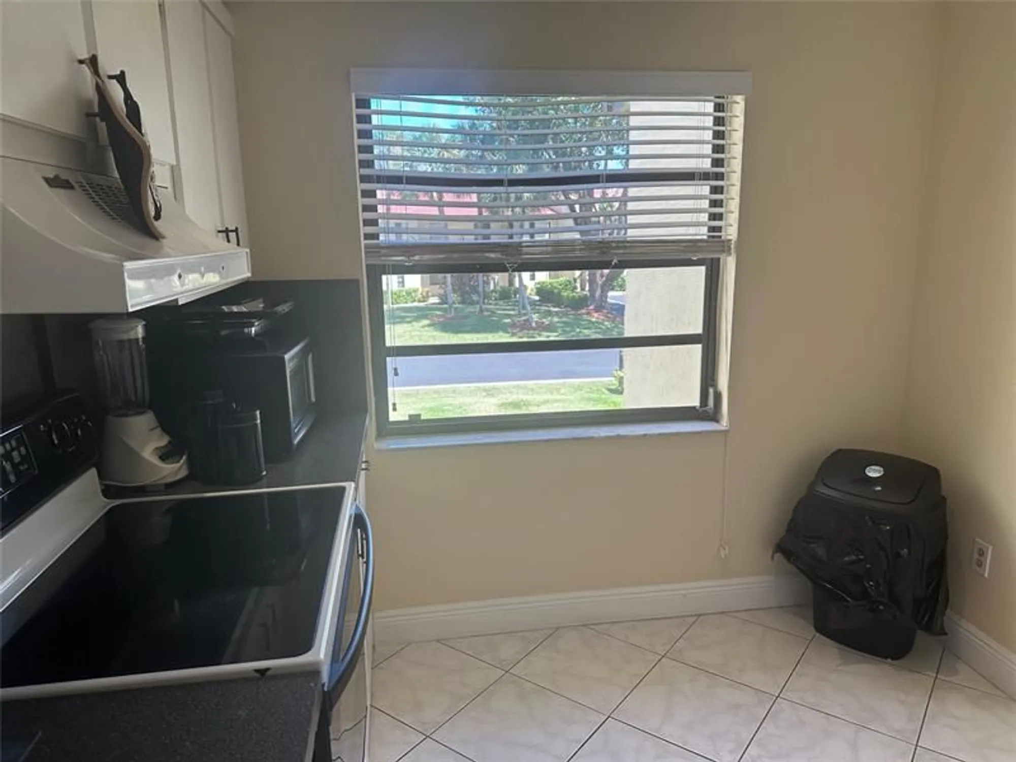 Property Slideshow image 12 of 20 | 21218 lago cir apt 7h, Boca Raton, FL, 33433