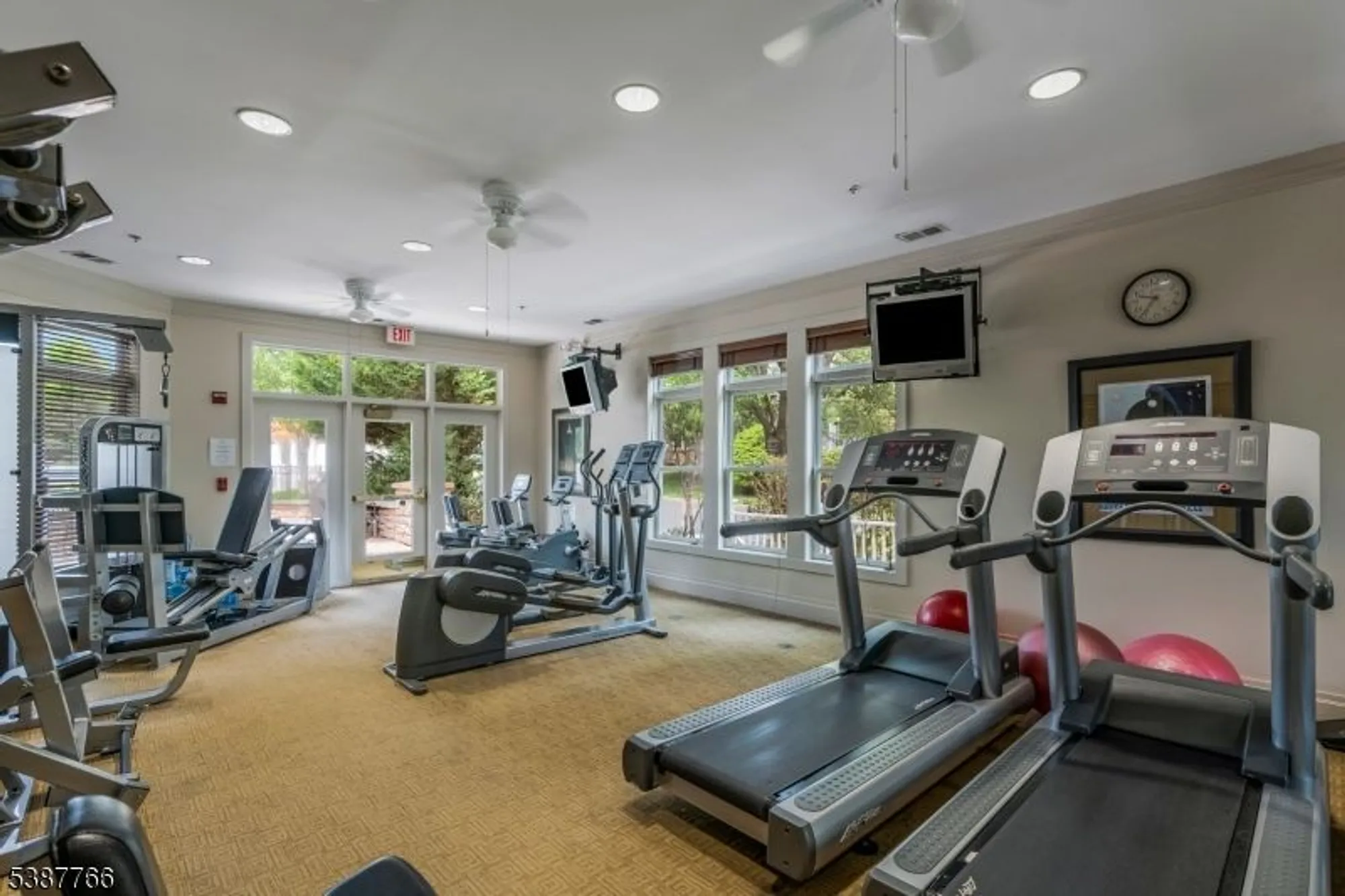 Property Slideshow image 24 of 27 | 259 victoria dr, Bridgewater, NJ, 08807