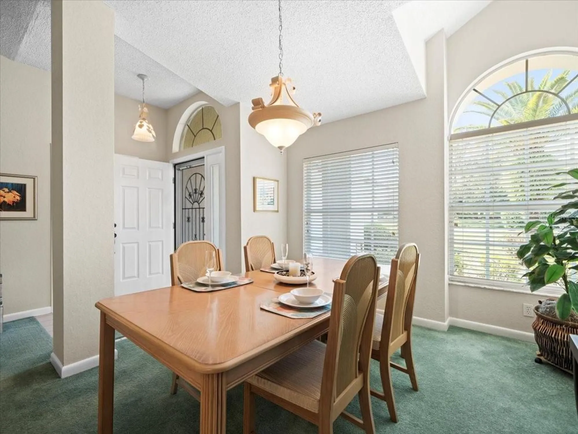 Property Slideshow image 9 of 58 | 9355 french quarters cir, Weeki Wachee, FL, 34613