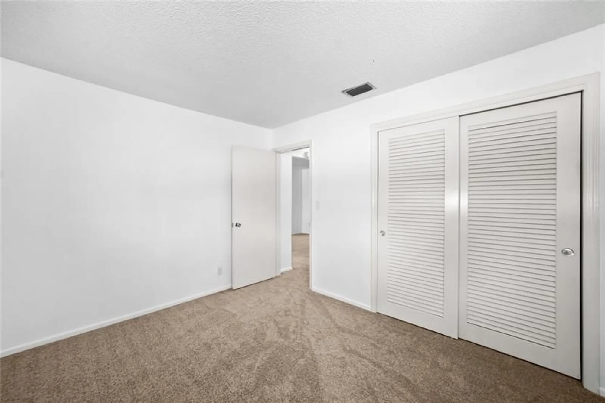 Property Slideshow image 9 of 34 | 4524 nw 43rd ave, Tamarac, FL, 33319