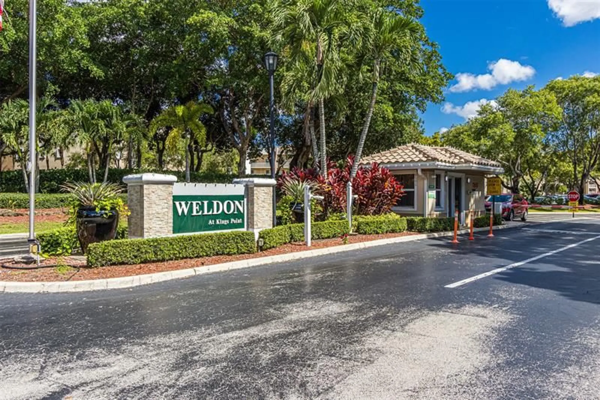 Property Slideshow image 3 of 39 | 9537 weldon cir apt 404, Fort Lauderdale, FL, 33321