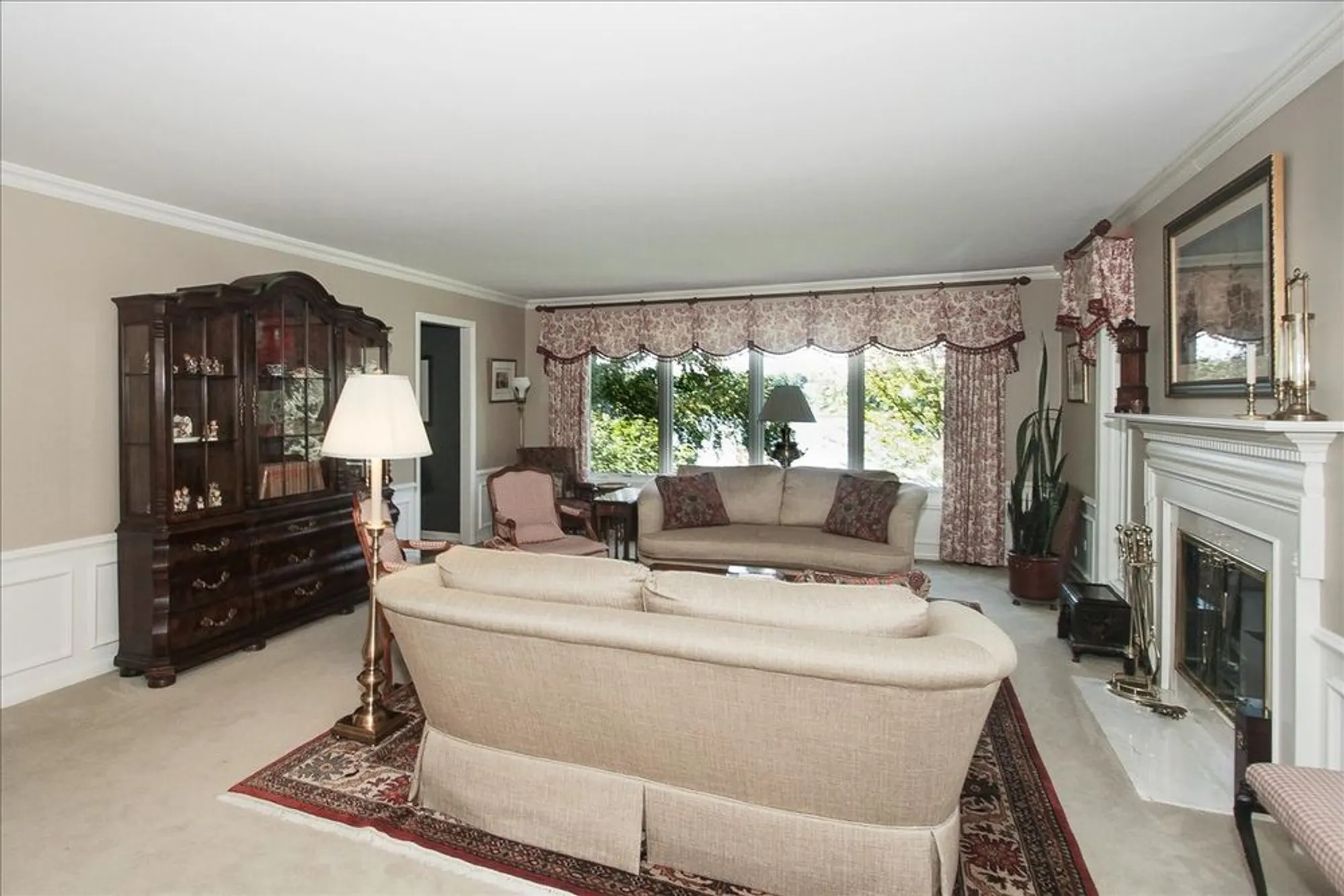 Property Slideshow image 10 of 54 | 660 old barn rd # f-24, Lake Barrington, IL, 60010