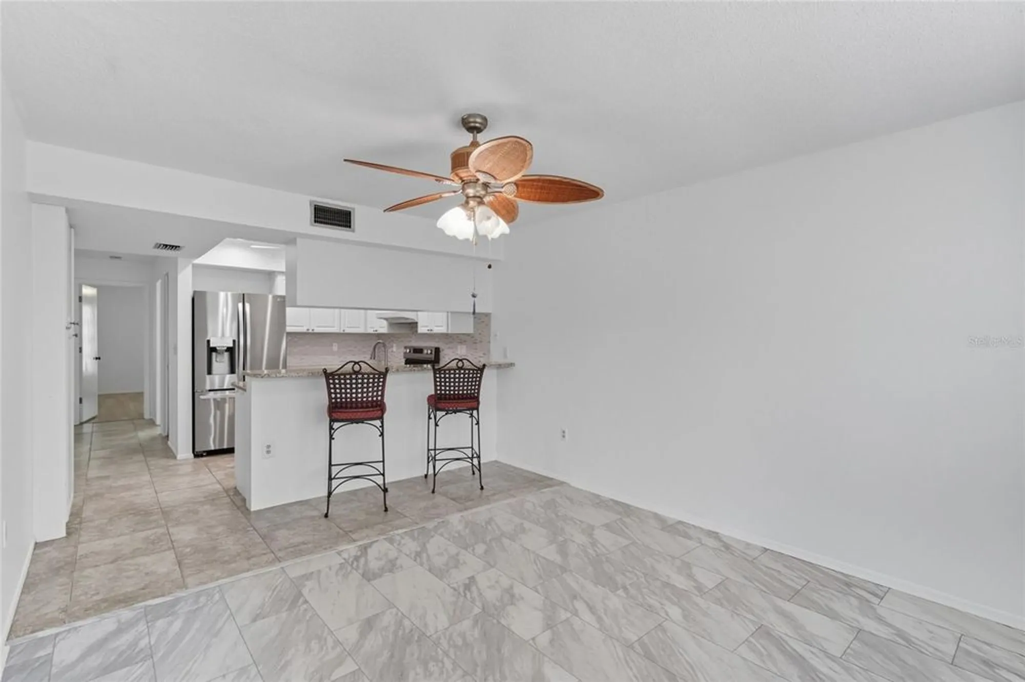 Property Slideshow image 10 of 44 | 3880 el poinier ct # 8702, Sarasota, FL, 34232