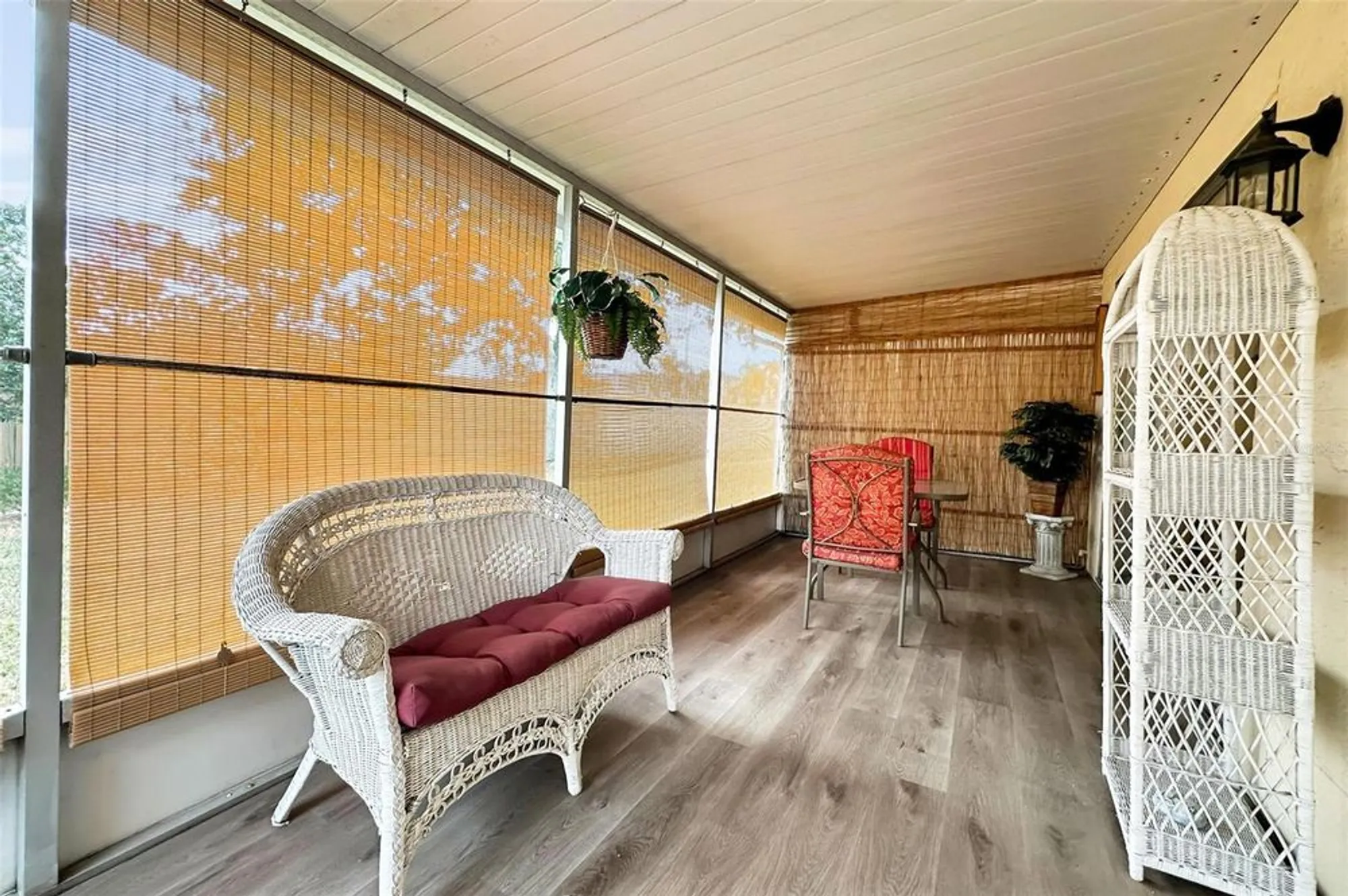 Property Slideshow image 28 of 50 | 1055 loch haven dr, Dunedin, FL, 34698