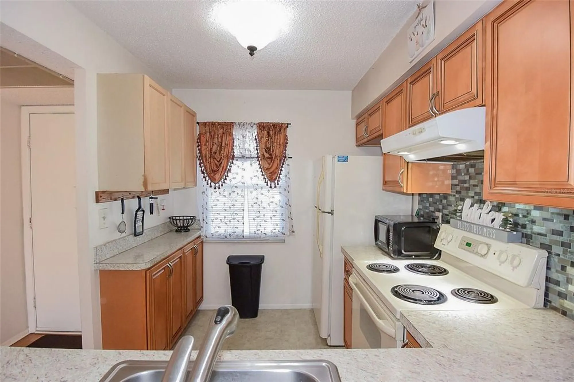 Property Slideshow image 6 of 20 | 11110 carriage hill dr apt 5, Port Richey, FL, 34668
