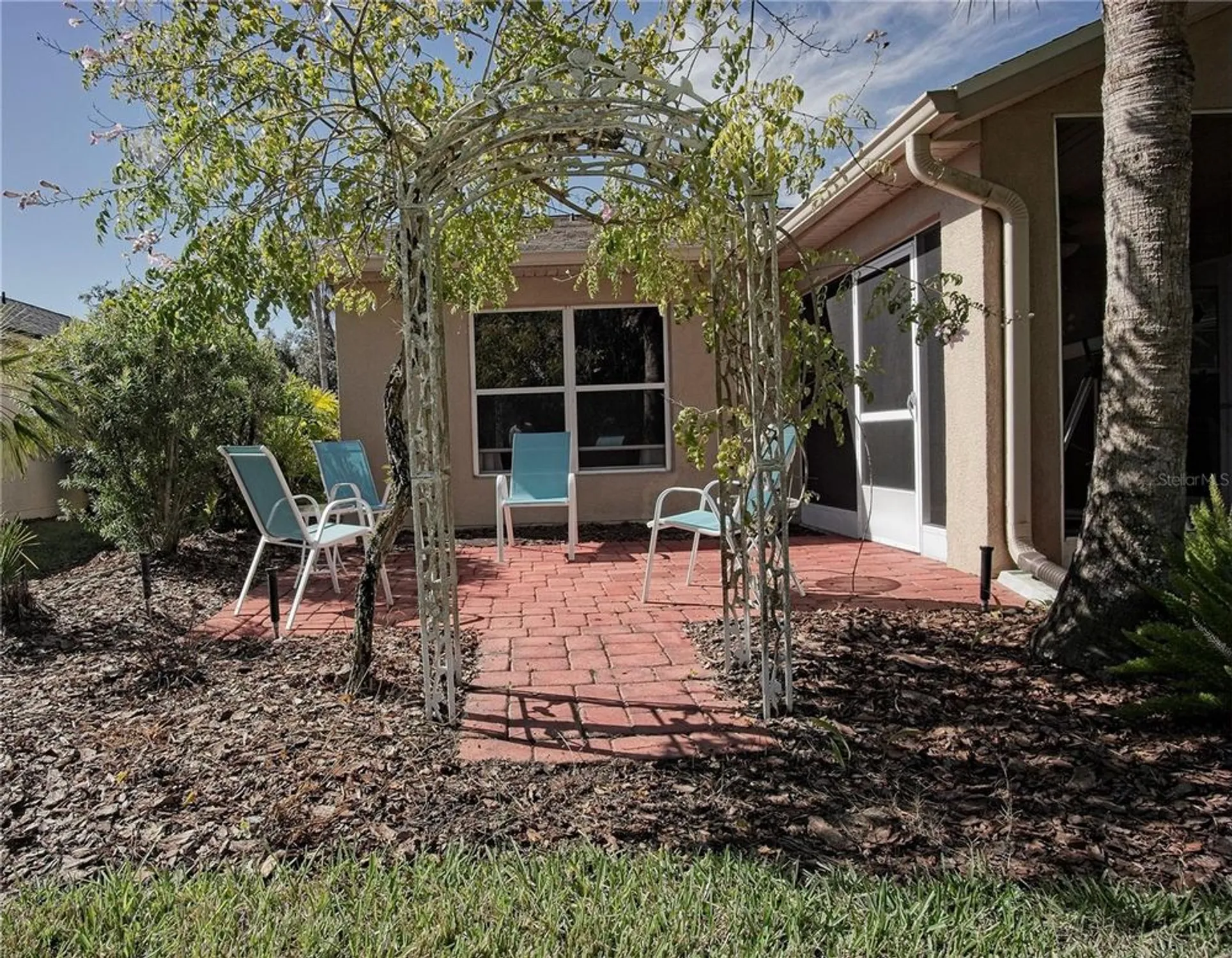 Property Slideshow image 4 of 36 | 516 millifiora ln, Kissimmee, FL, 34759