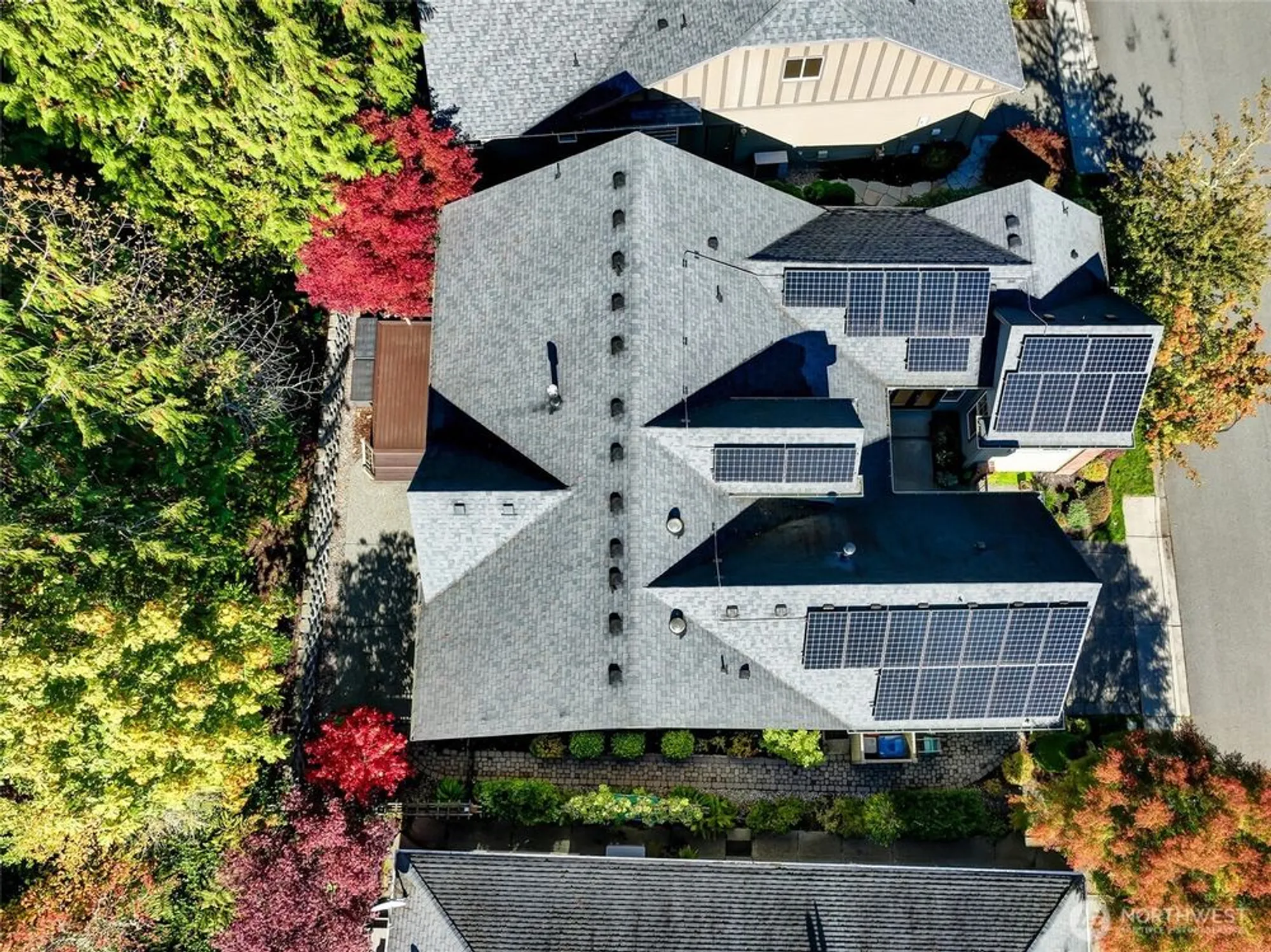 Property Slideshow image 39 of 40 | 12115 big leaf way, Redmond, WA, 98053