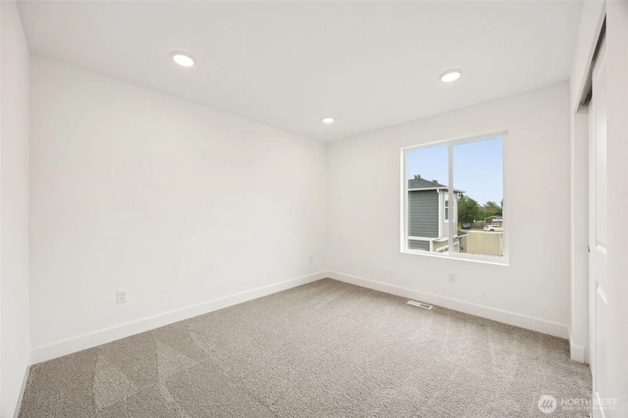 Property Slideshow image 20 of 22 | 11 mccartney peak # 78, Port Ludlow, WA, 98365