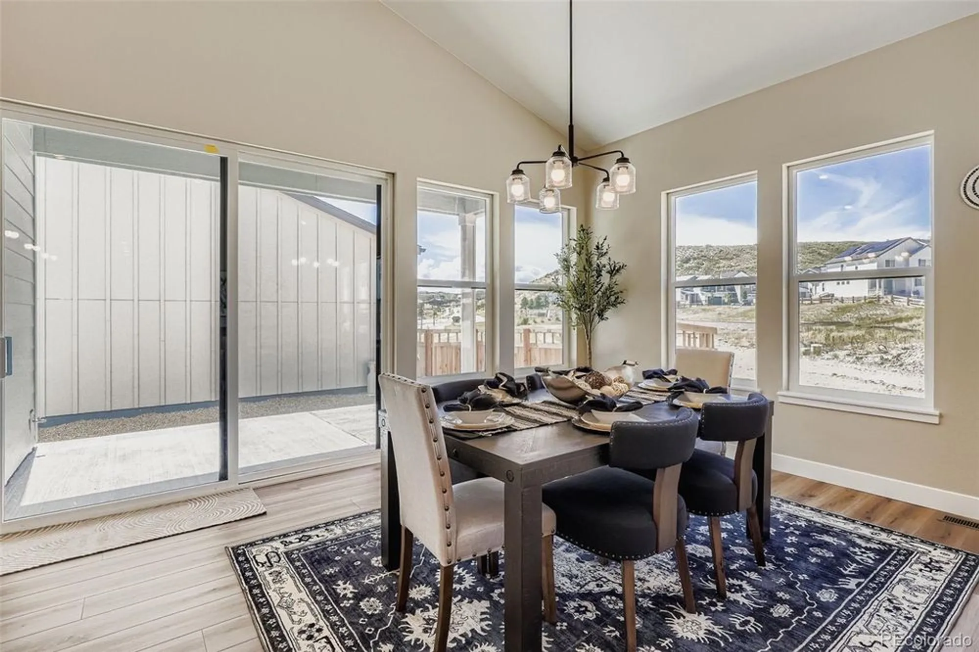 Property Slideshow image 7 of 36 | 2011 grayside cir, Castle Rock, CO, 80109