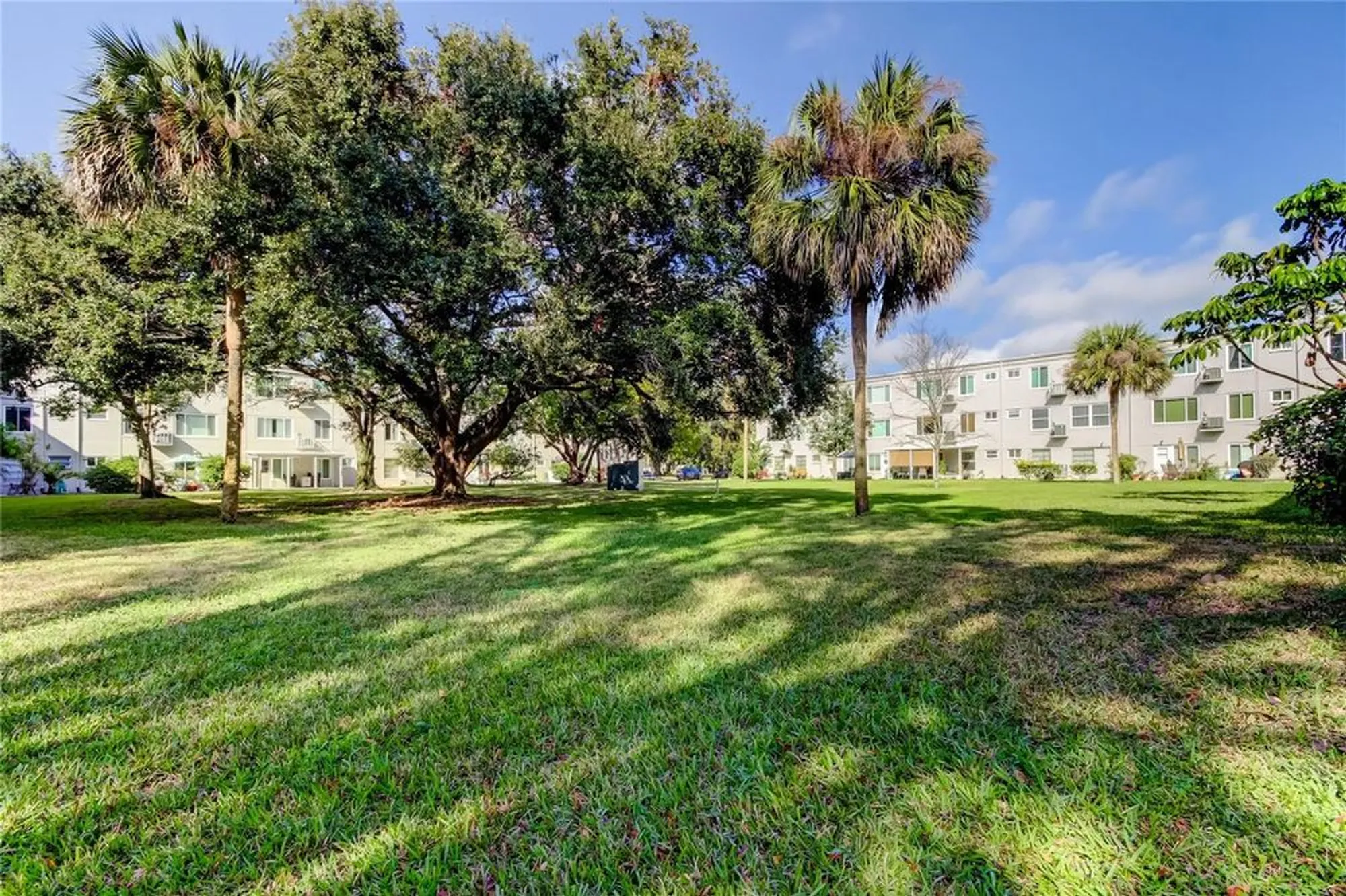 Property Slideshow image 32 of 46 | 2460 persian dr 26, Clearwater, FL, 33763