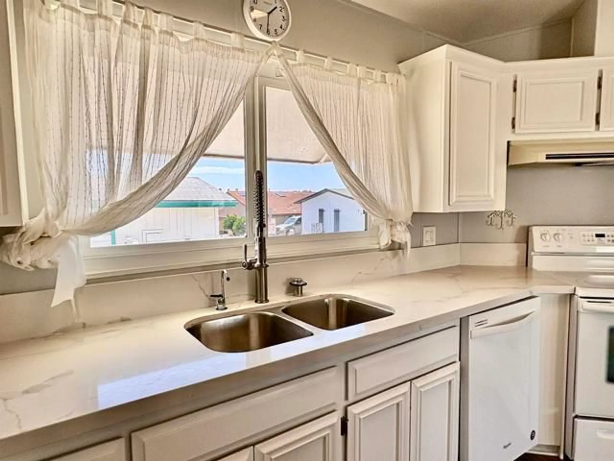 Property Slideshow image 13 of 32 | 629 via santa cruz, Vista, CA, 92081