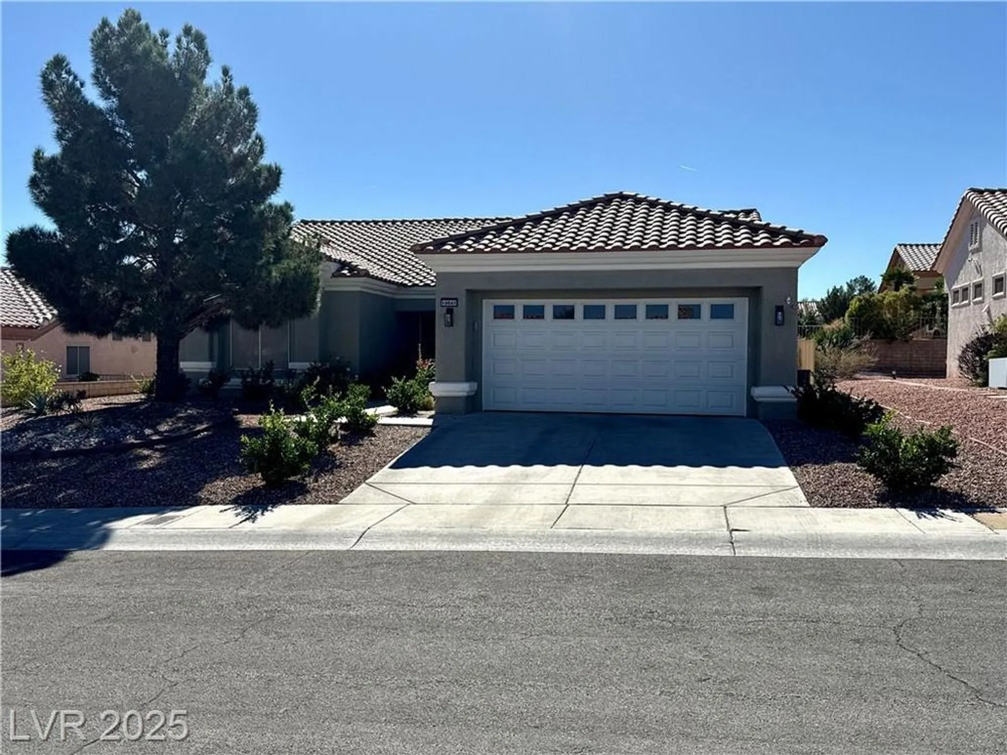Property Slideshow image 2 of 36 | 10041 netherton dr, Las Vegas, NV, 89134