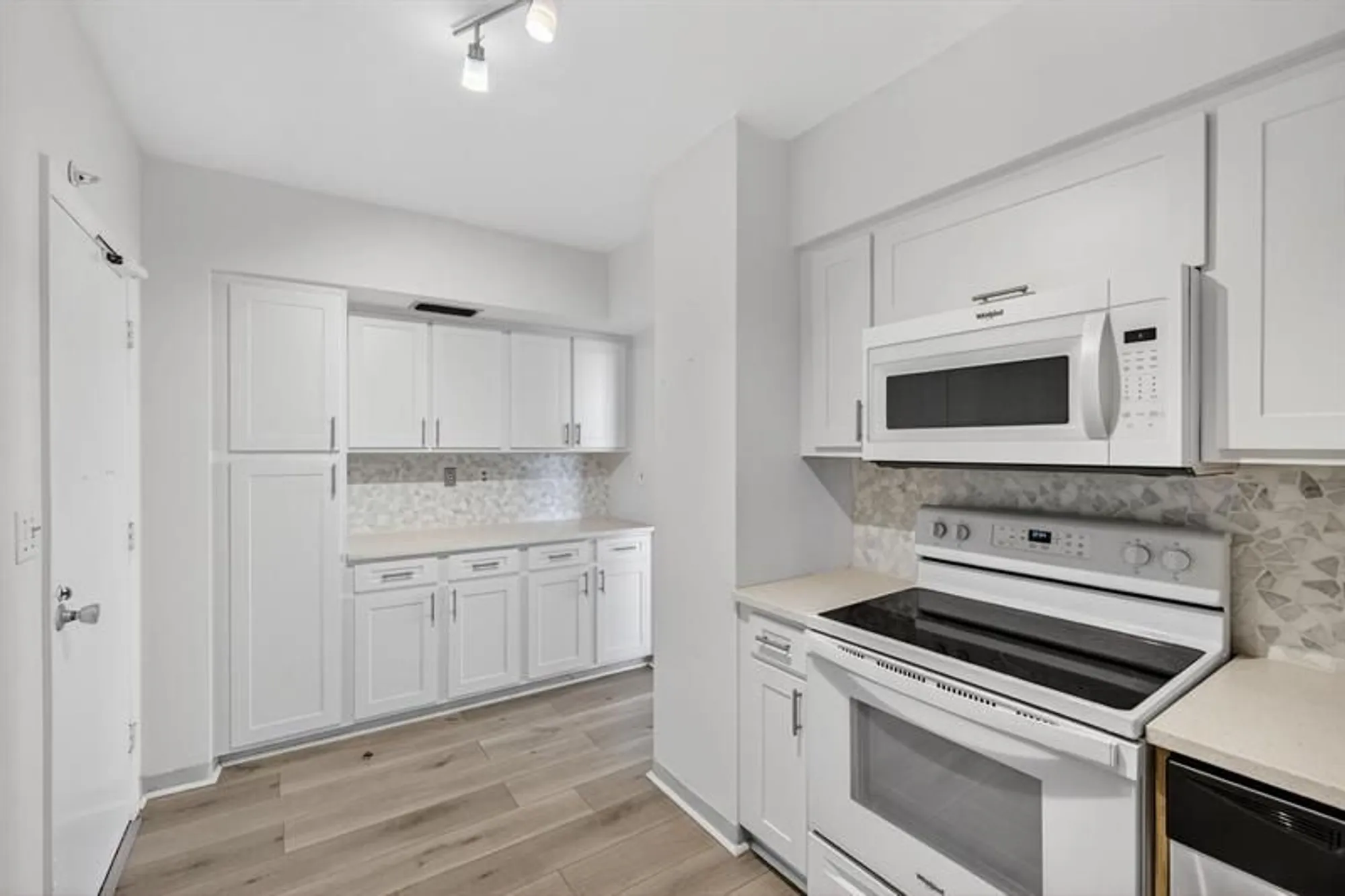 Property Slideshow image 23 of 39 | 3333 ne 34th st 615, Fort Lauderdale, FL, 33308