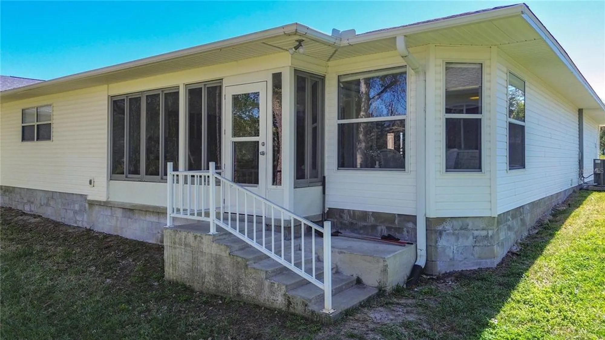 Property Slideshow image 44 of 68 | 32676 oak park dr, Leesburg, FL, 34748