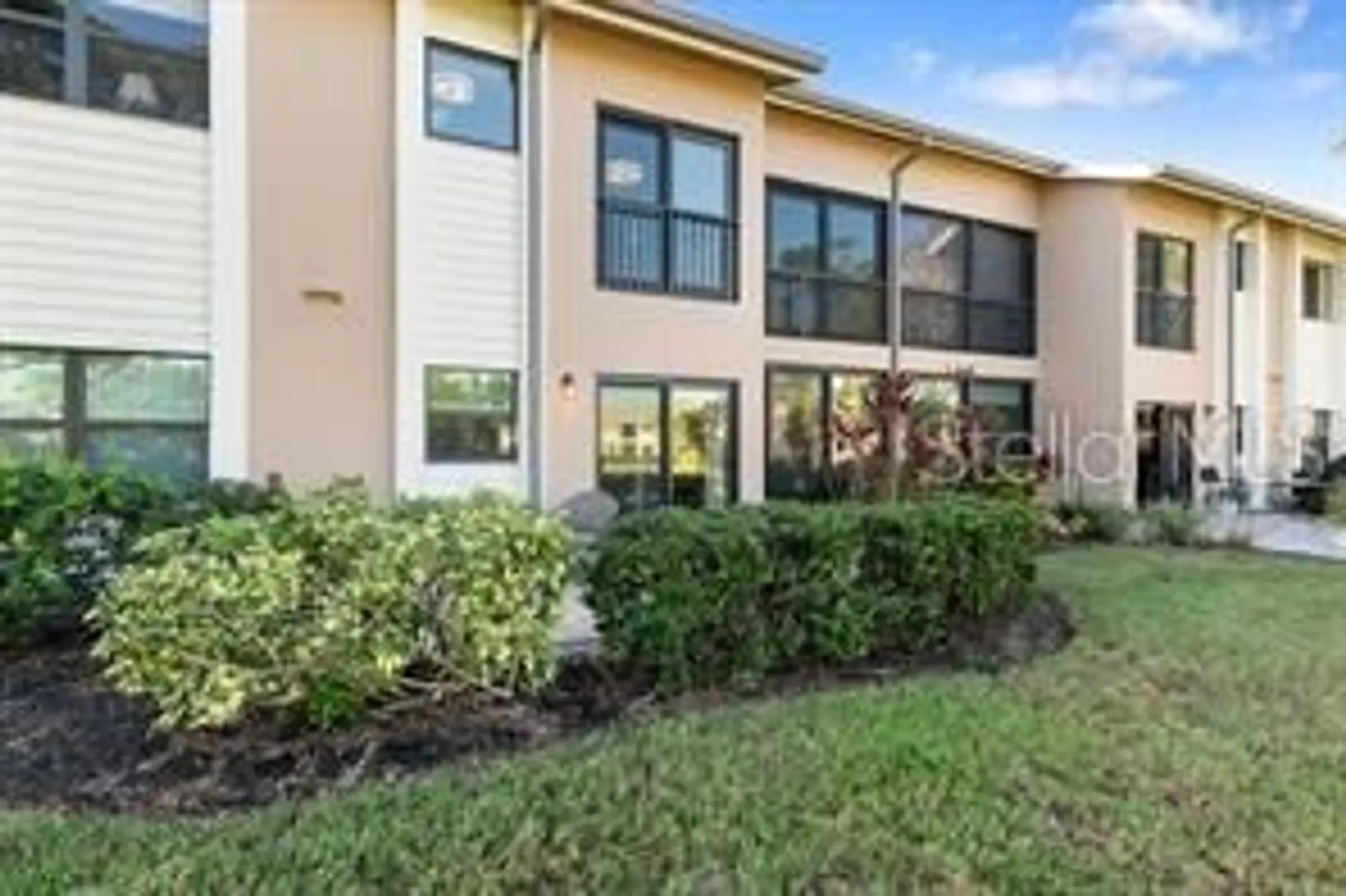 Property Slideshow image 17 of 52 | 5259 heron way # 103, Sarasota, FL, 34231