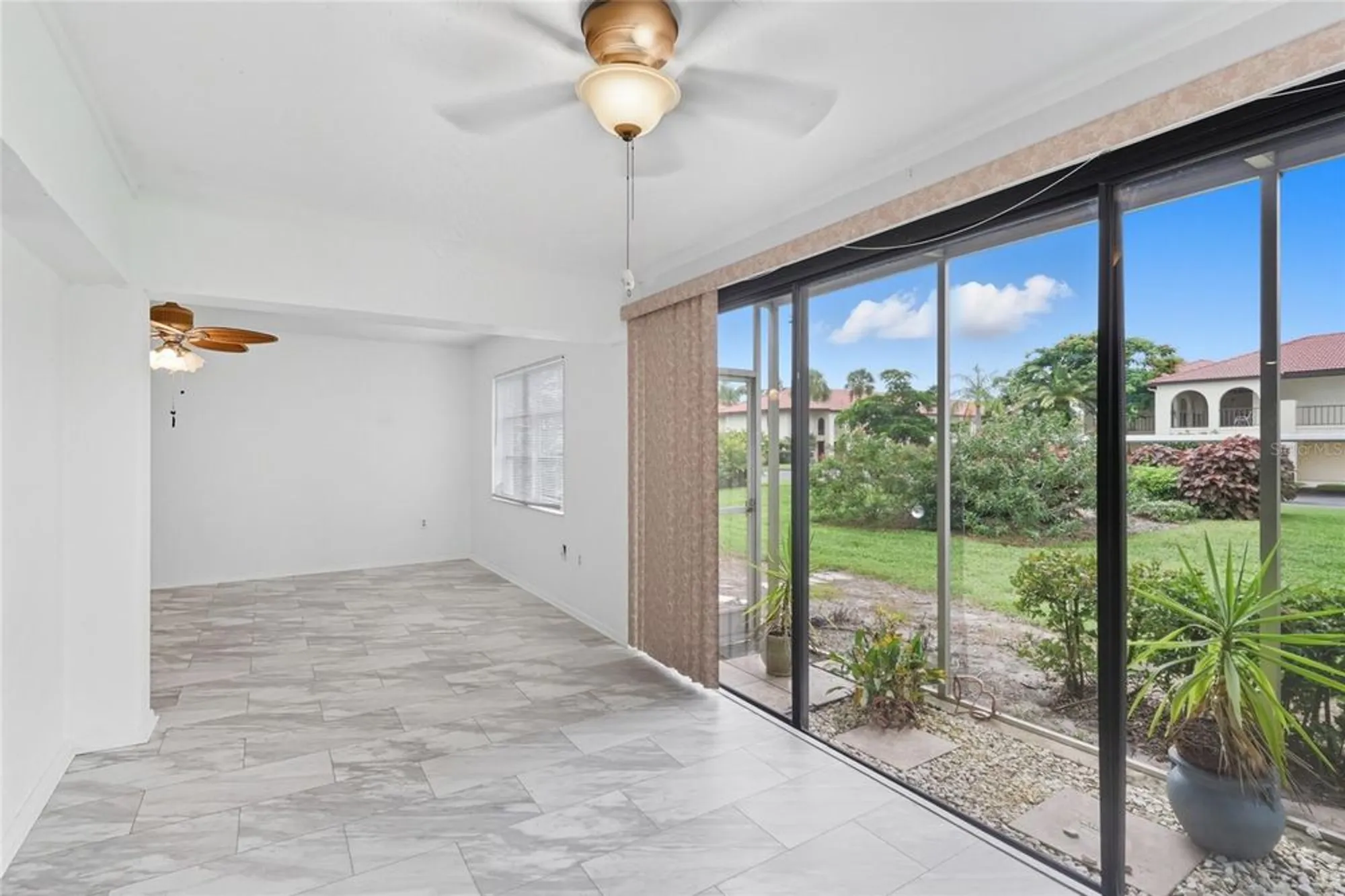 Property Slideshow image 9 of 44 | 3880 el poinier ct # 8702, Sarasota, FL, 34232