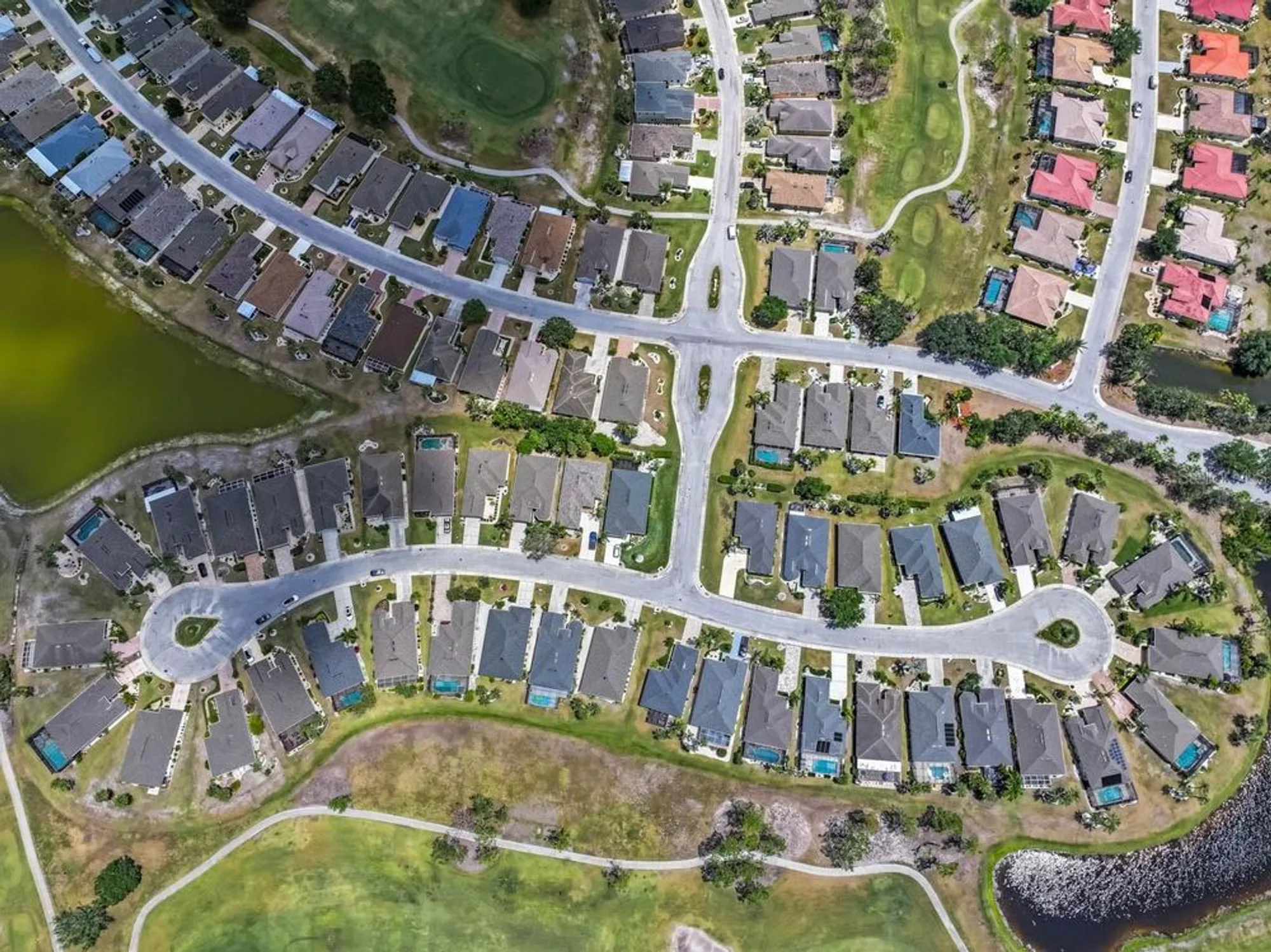 Property Slideshow image 39 of 52 | 1112 jasmine creek ct, Sun City Center, FL, 33573