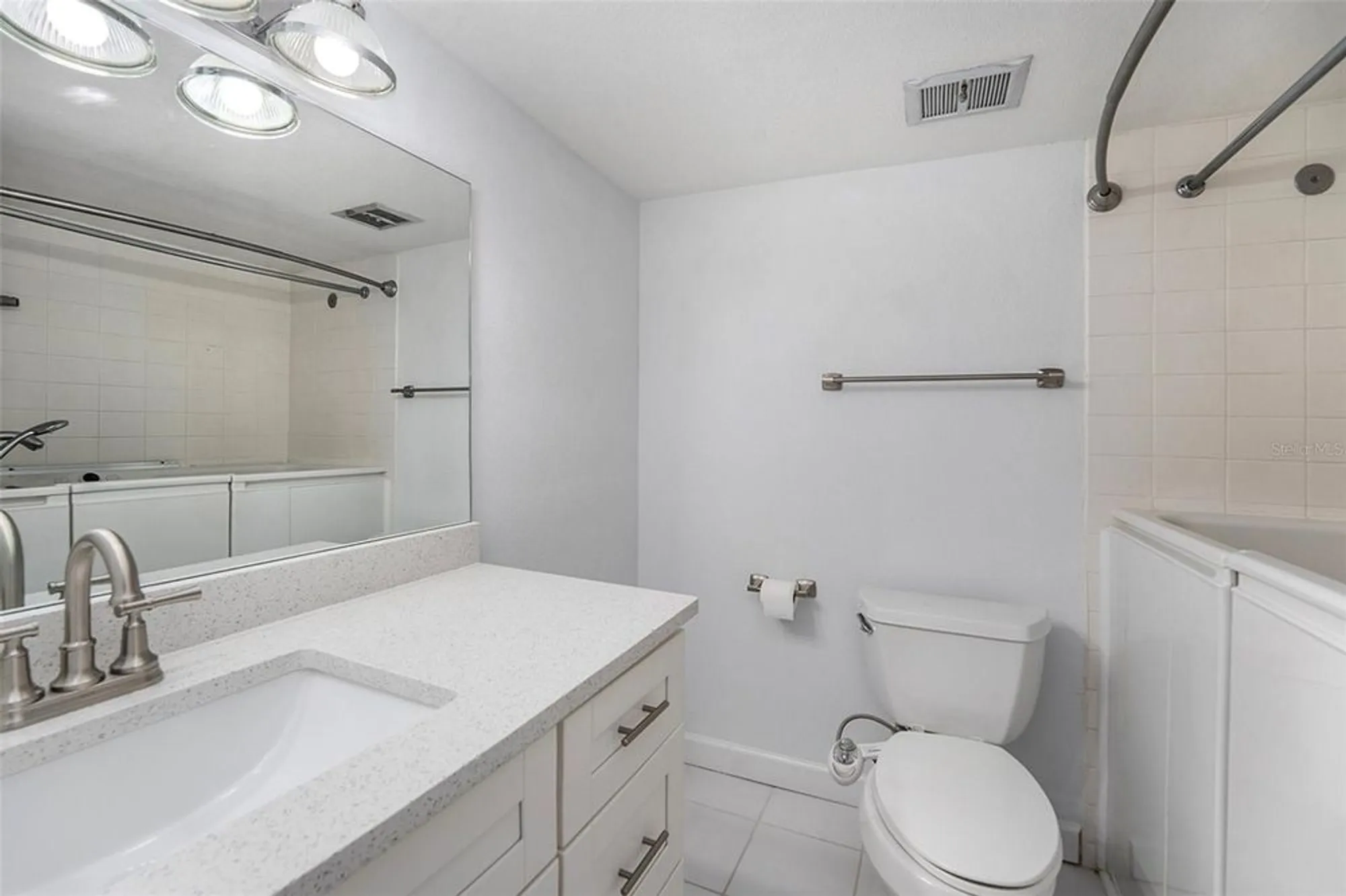 Property Slideshow image 21 of 30 | 7400 sun island dr 111, South Pasadena, FL, 33707