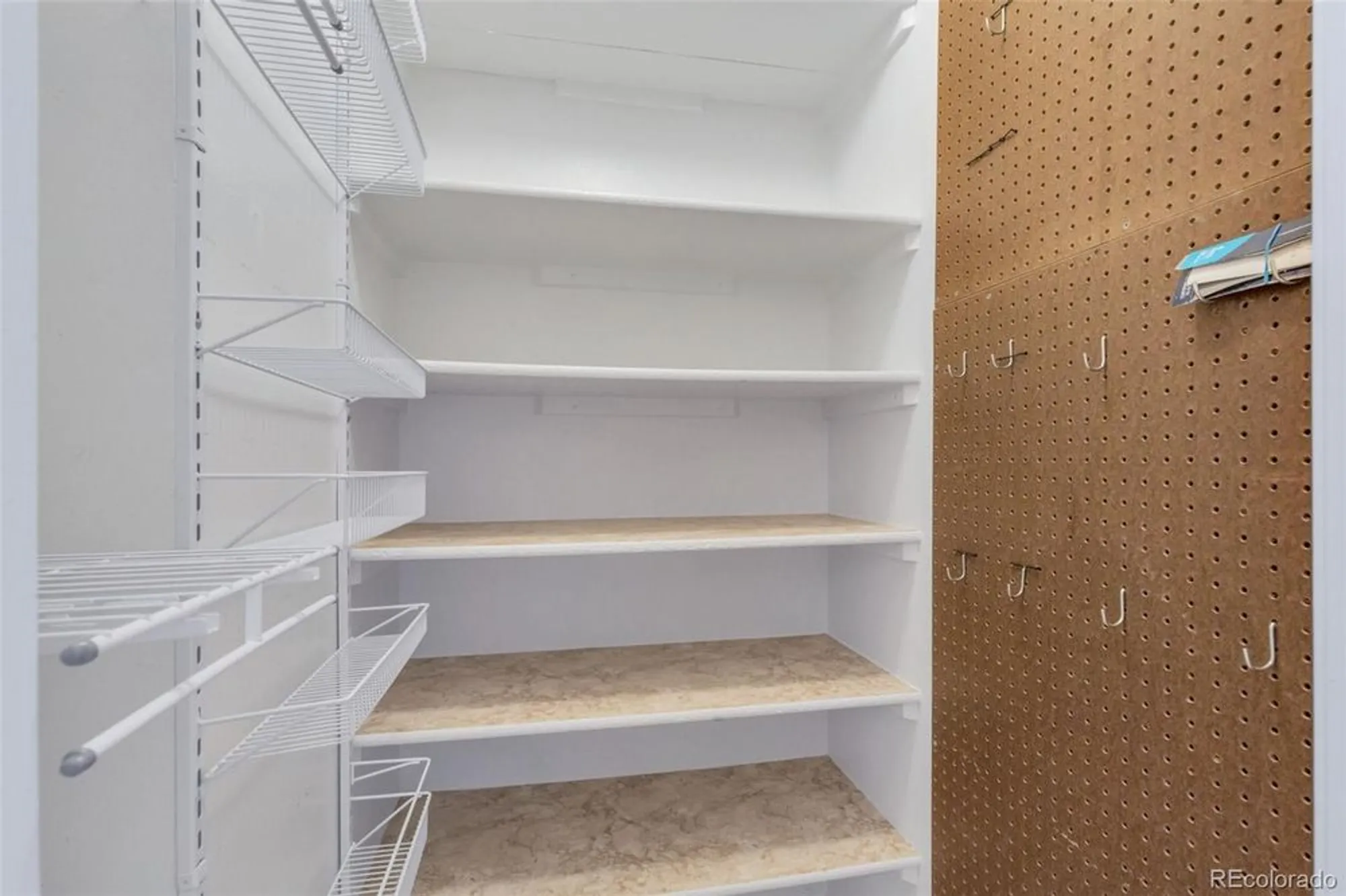 Property Slideshow image 12 of 50 | 14390 e marina dr apt 606, Aurora, CO, 80014