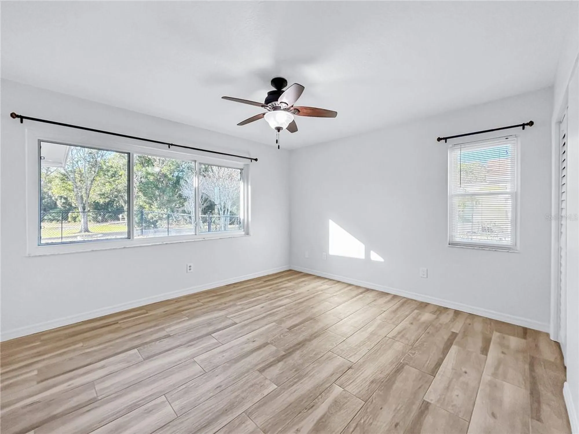 Property Slideshow image 28 of 52 | 1408 w del webb blvd, Sun City Center, FL, 33573