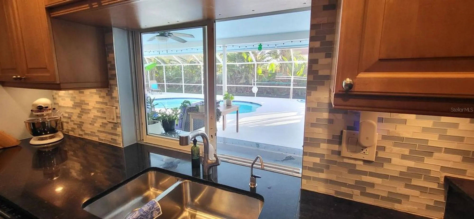 Property Slideshow image 12 of 31 | 3619 pembrook dr, Sarasota, FL, 34239