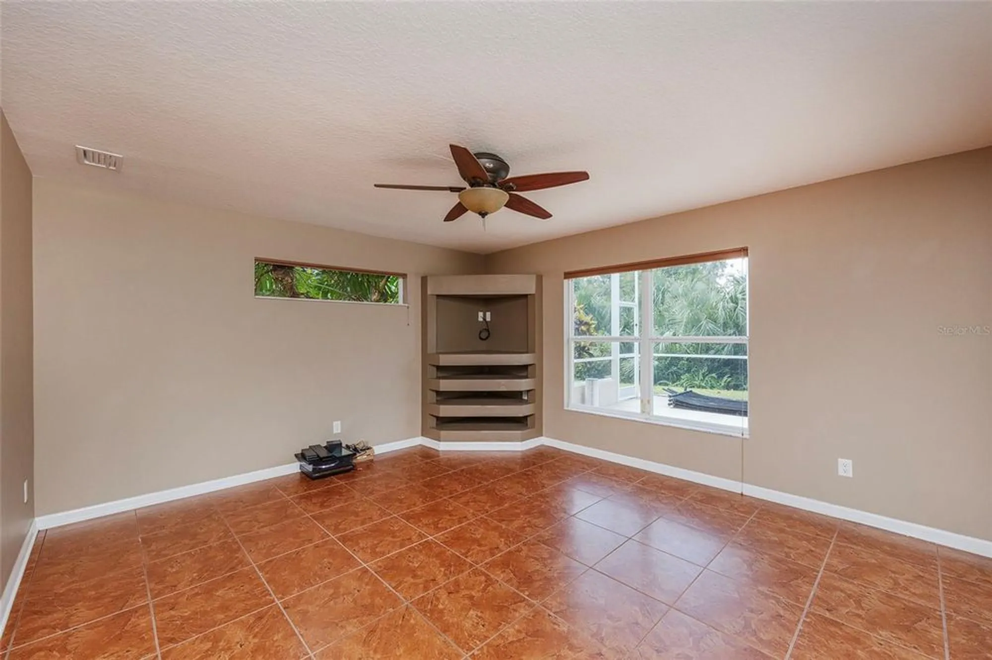 Property Slideshow image 17 of 66 | 6065 spruce point cir, Port Orange, FL, 32128
