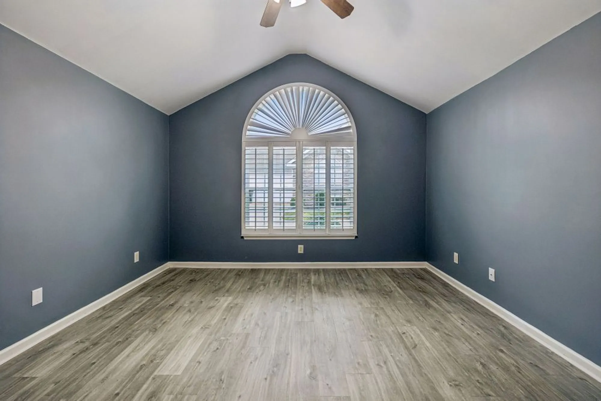 Property Slideshow image 22 of 39 | 825 s browns ln 2102, Gallatin, TN, 37066