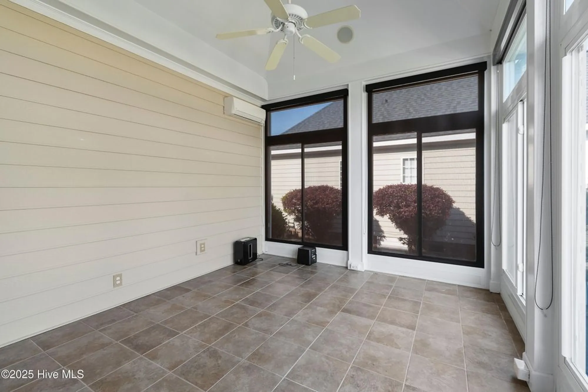 Property Slideshow image 24 of 52 | 3675 w medinah ave, Southport, NC, 28461