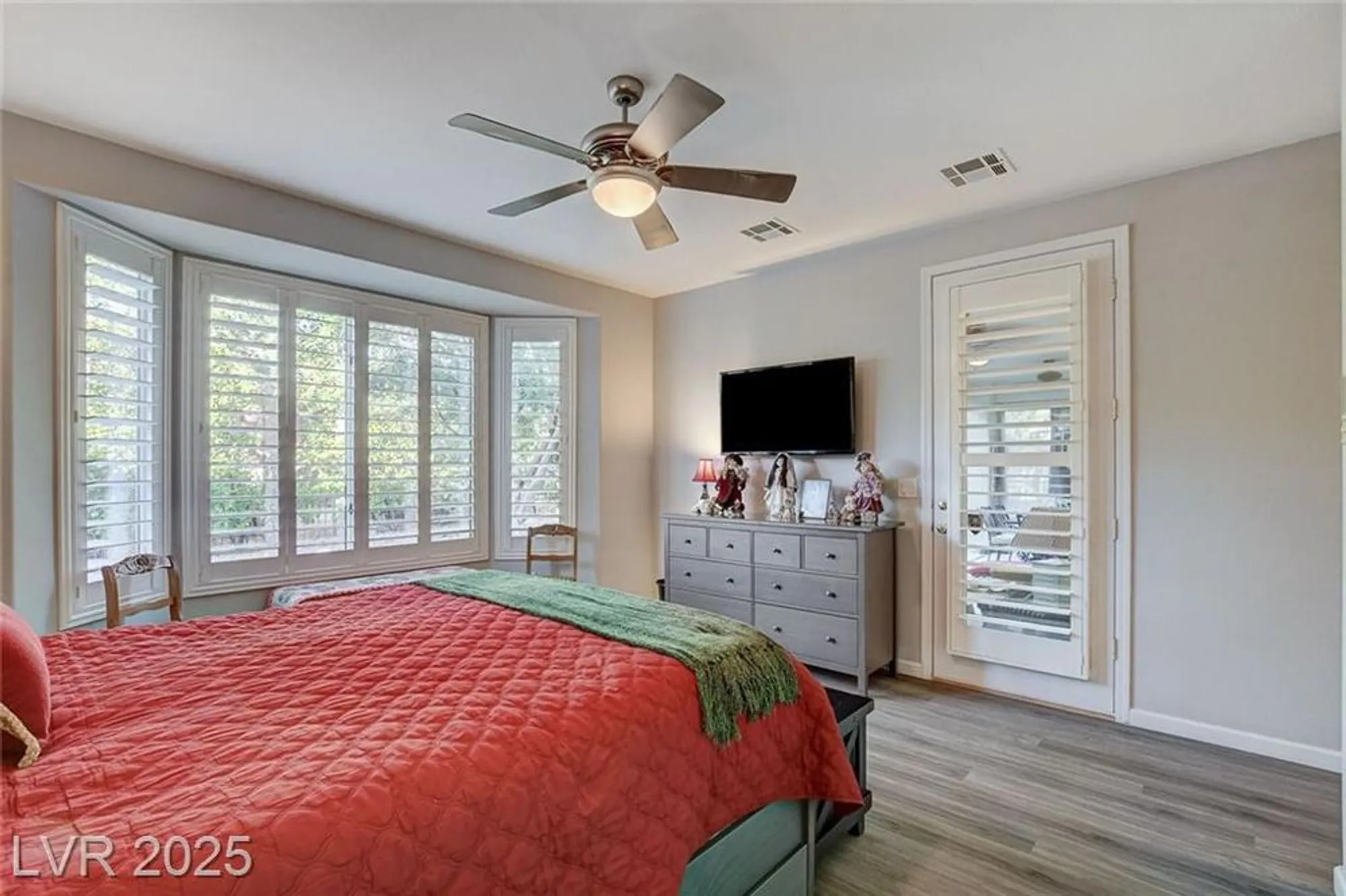 Property Slideshow image 20 of 54 | 10228 riva de destino ave, Las Vegas, NV, 89135