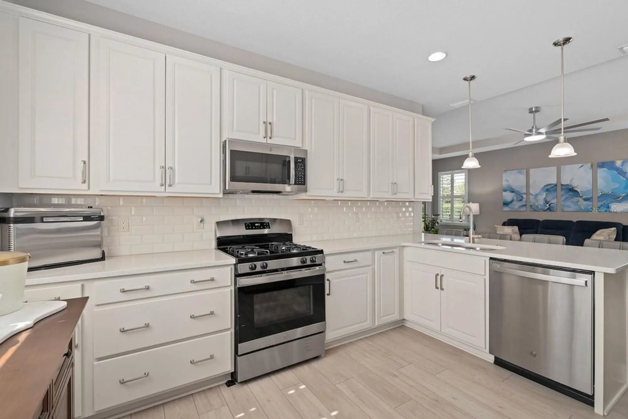 Property Slideshow image 12 of 36 | 213 old moss cir, Deland, FL, 32724