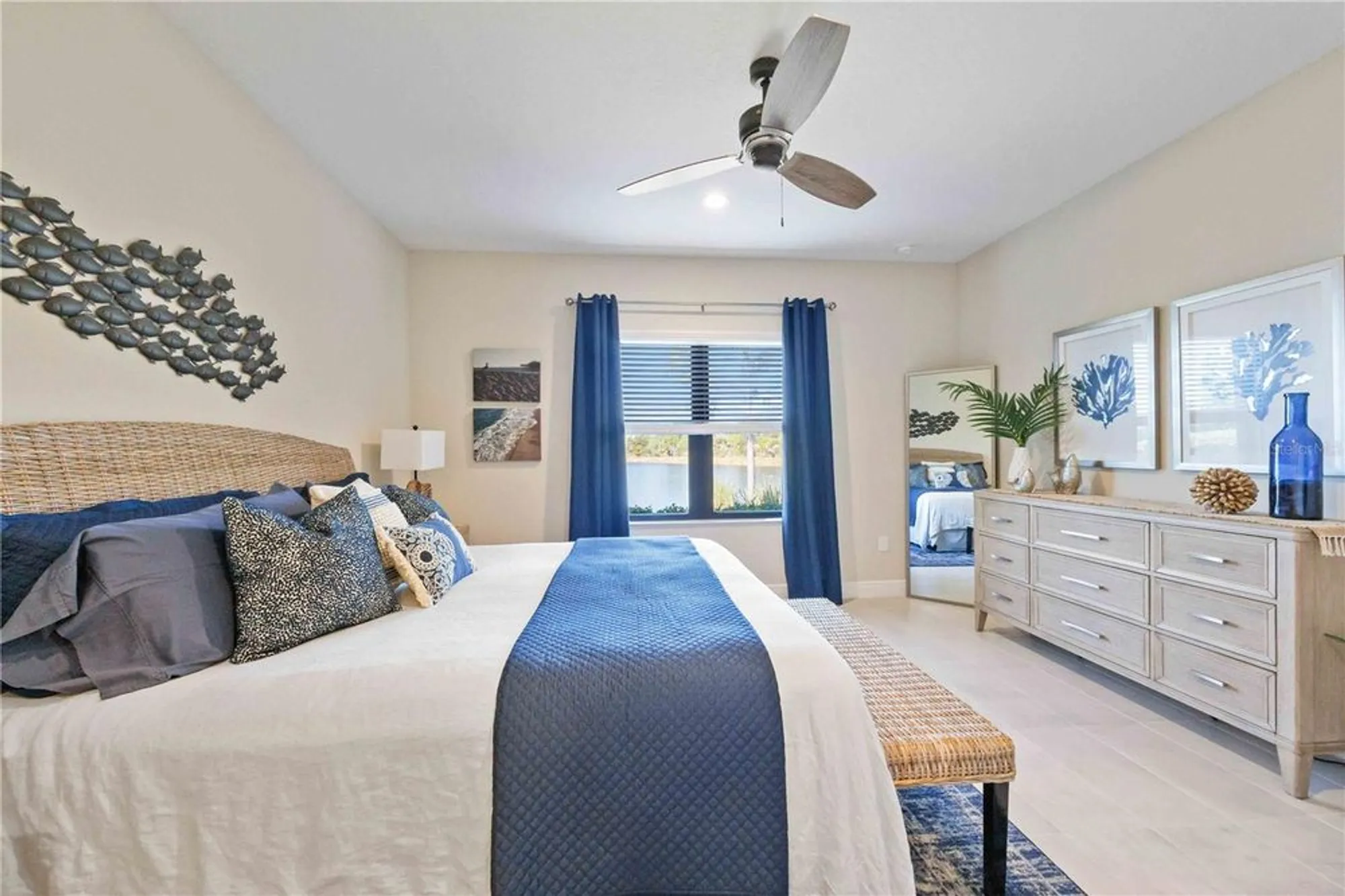 Property Slideshow image 32 of 70 | 21625 avon park ct, Venice, FL, 34293