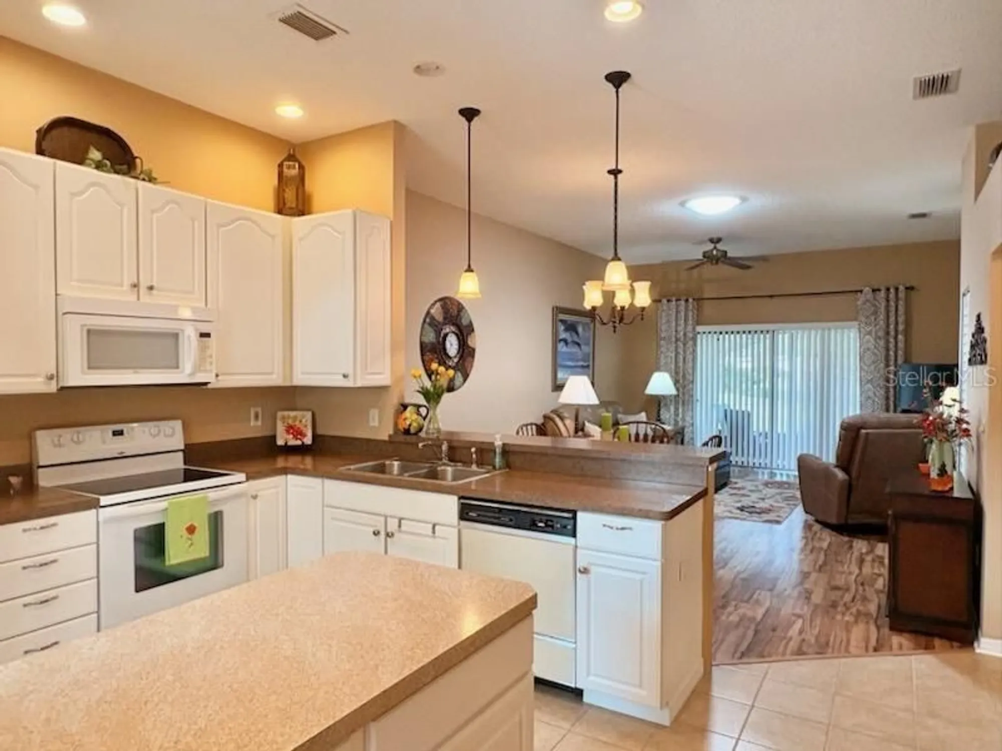 Property Slideshow image 7 of 51 | 311 kelsey way # 3, Sun City Center, FL, 33573
