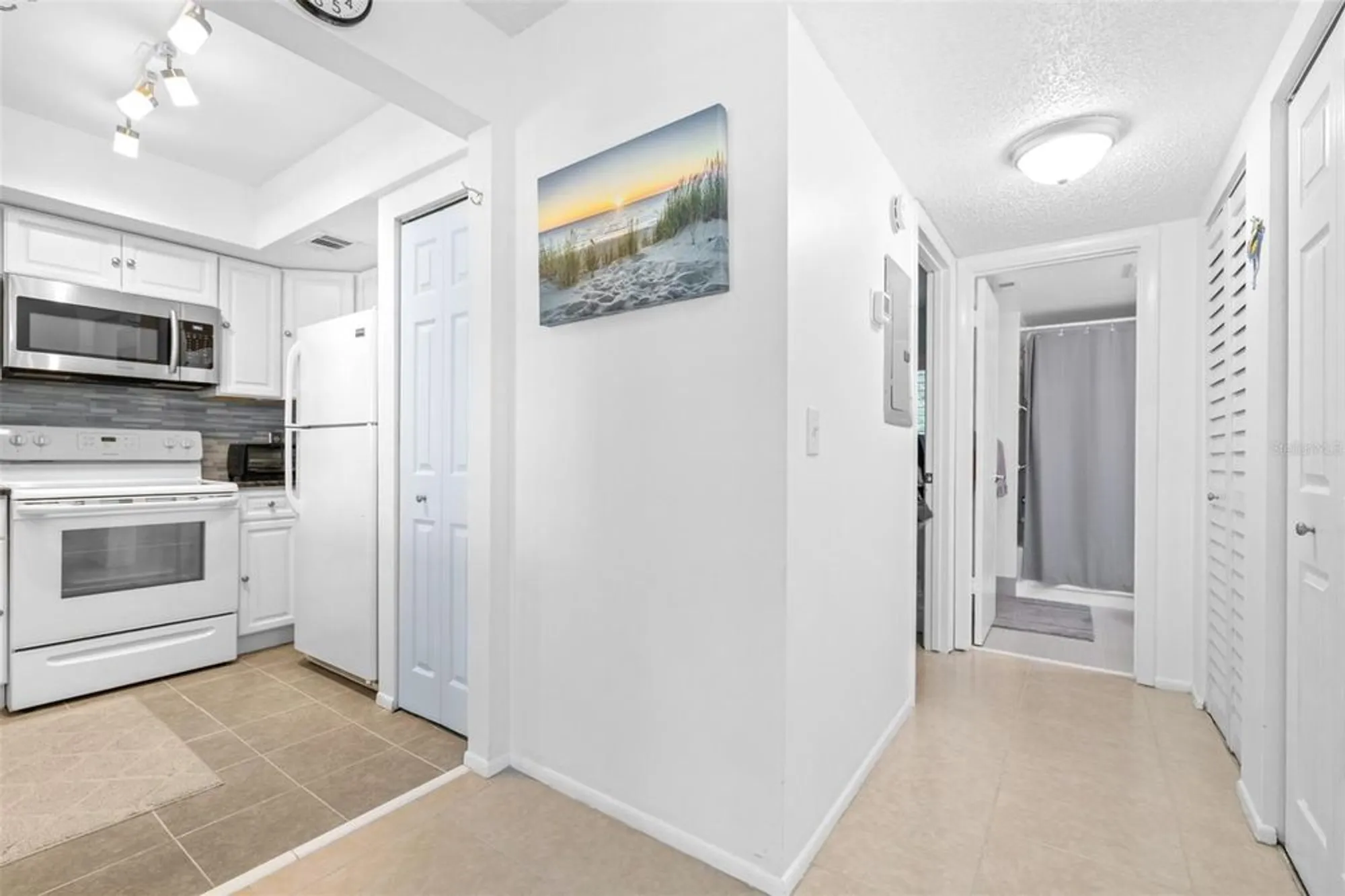 Property Slideshow image 15 of 33 | 1250 s pinellas ave apt 711, Tarpon Springs, FL, 34689