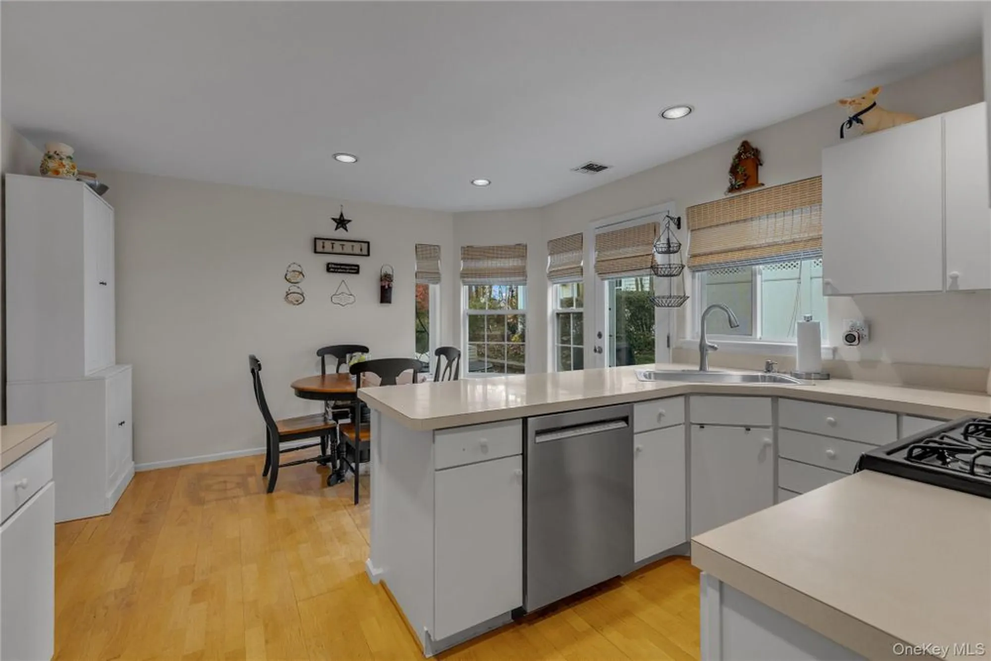 Property Slideshow image 8 of 28 | 256 glen dr, Ridge, NY, 11961