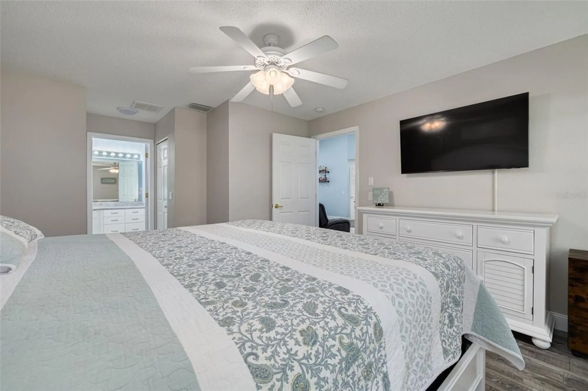 Property Slideshow image 16 of 39 | 1055 blyth hill ct, Trinity, FL, 34655