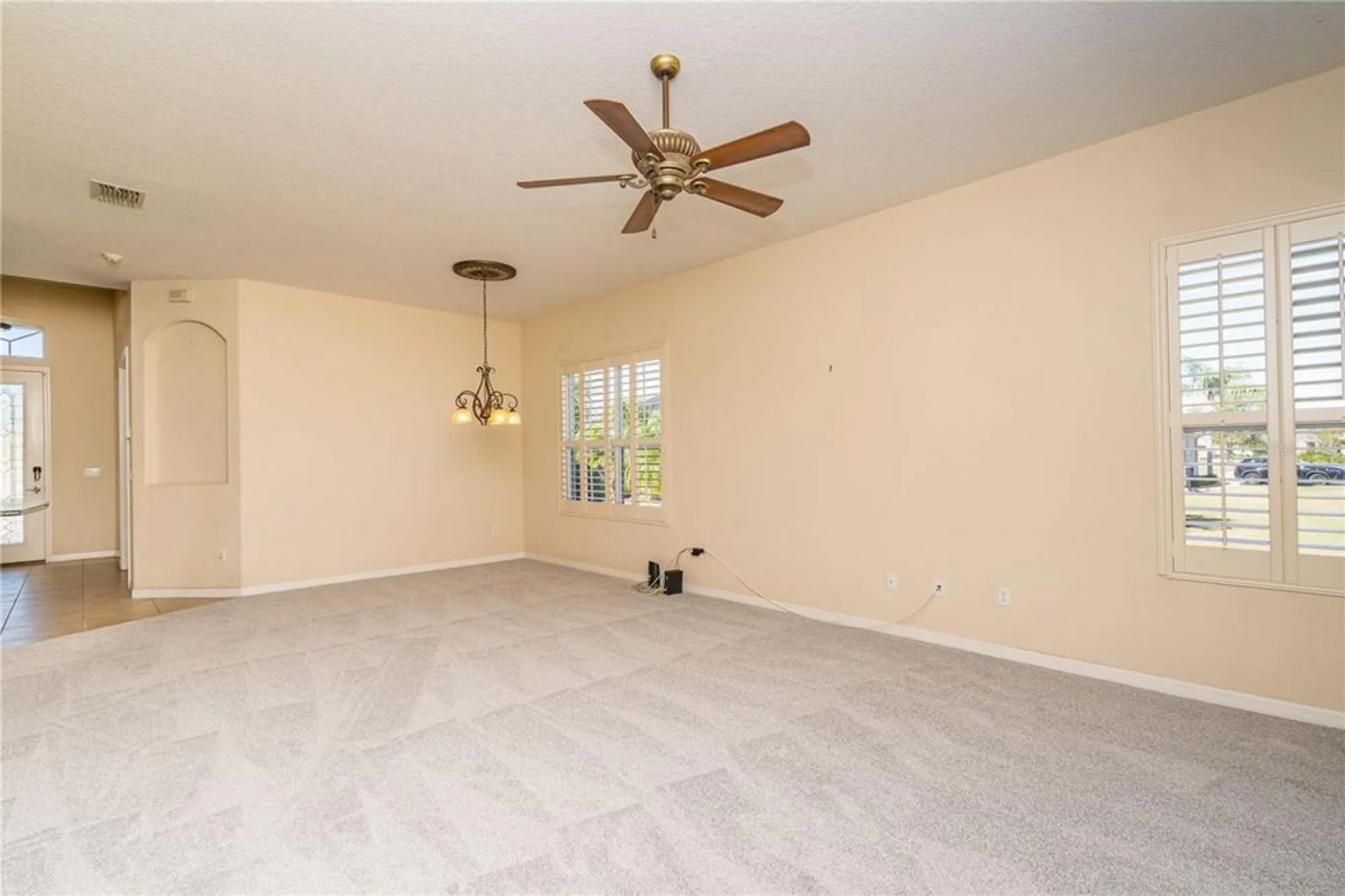 Property Slideshow image 23 of 48 | 1038 emerald dunes dr, Sun City Center, FL, 33573