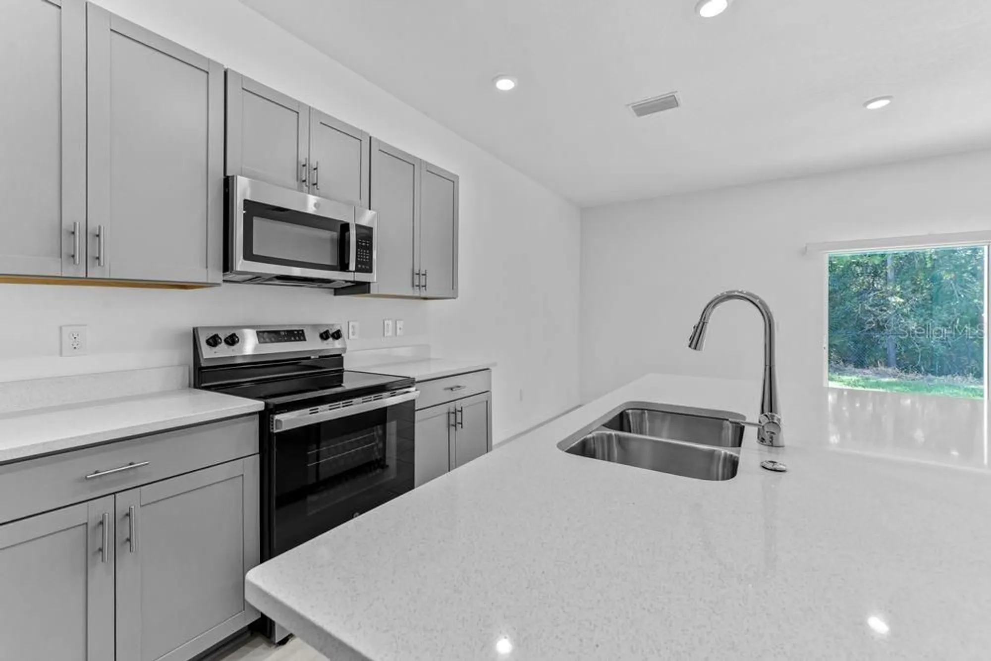 Property Slideshow image 5 of 45 | 15160 cuzcorro ct, Nokomis, FL, 34275