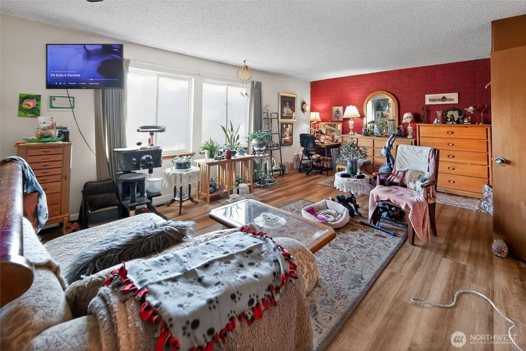 Property Slideshow image 8 of 30 | 10717 glen acres dr s # 735, Burien, WA, 98168