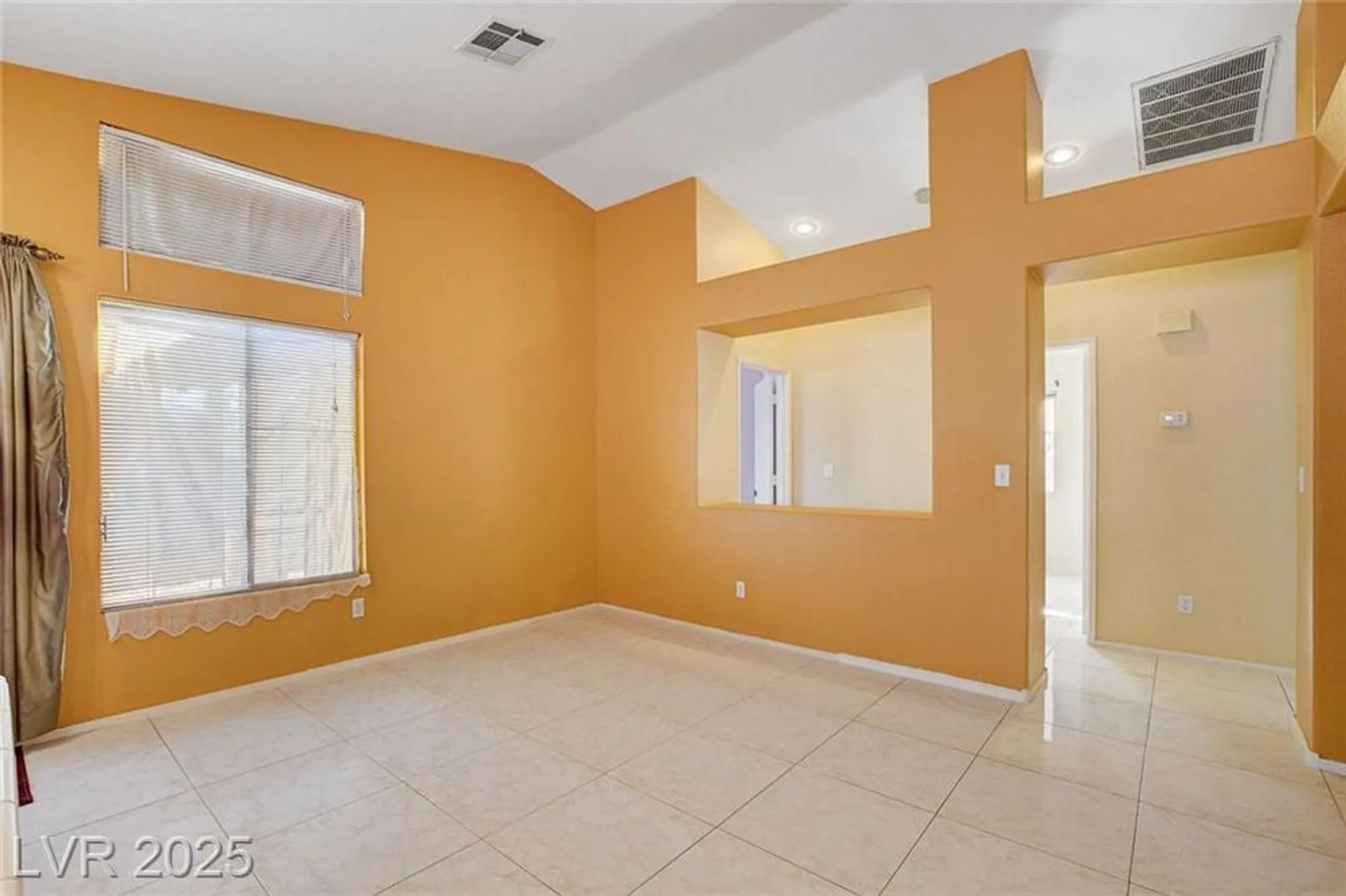 Property Slideshow image 13 of 40 | 5524 morningcross st, Las Vegas, NV, 89130