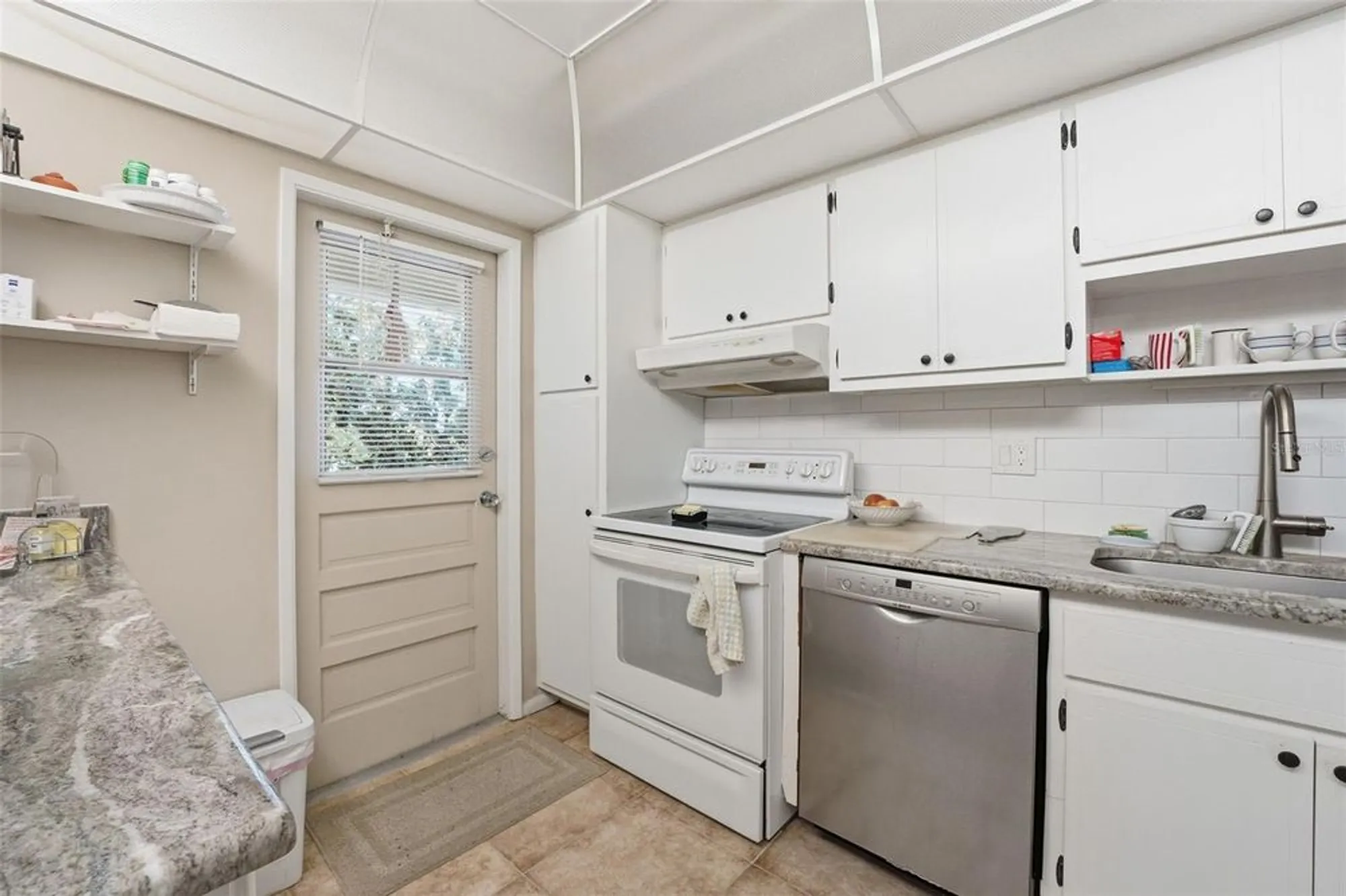 Property Slideshow image 8 of 26 | 7461 w country club dr 301, Sarasota, FL, 34243