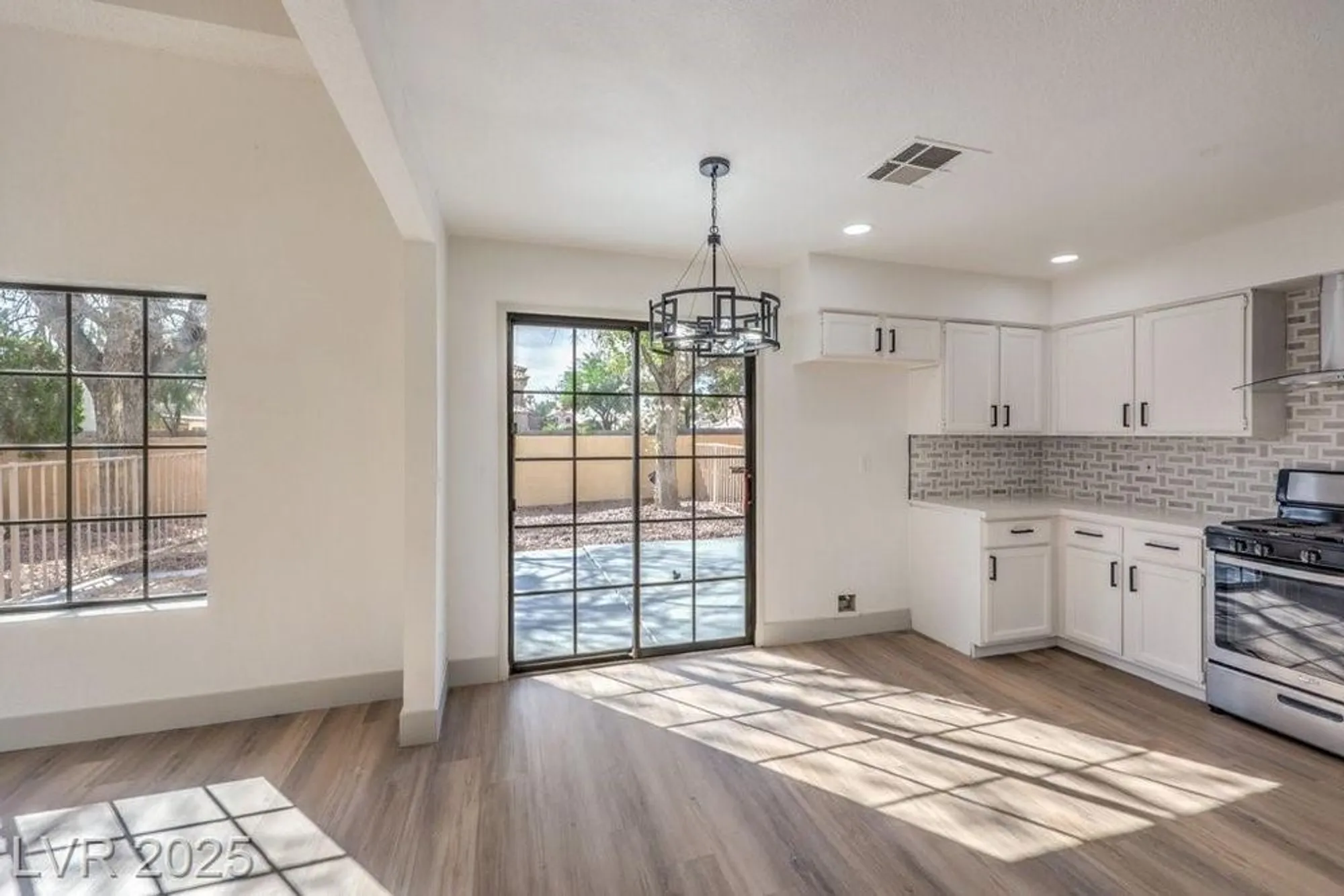 Property Slideshow image 16 of 37 | 5213 tamanar dr, Las Vegas, NV, 89130