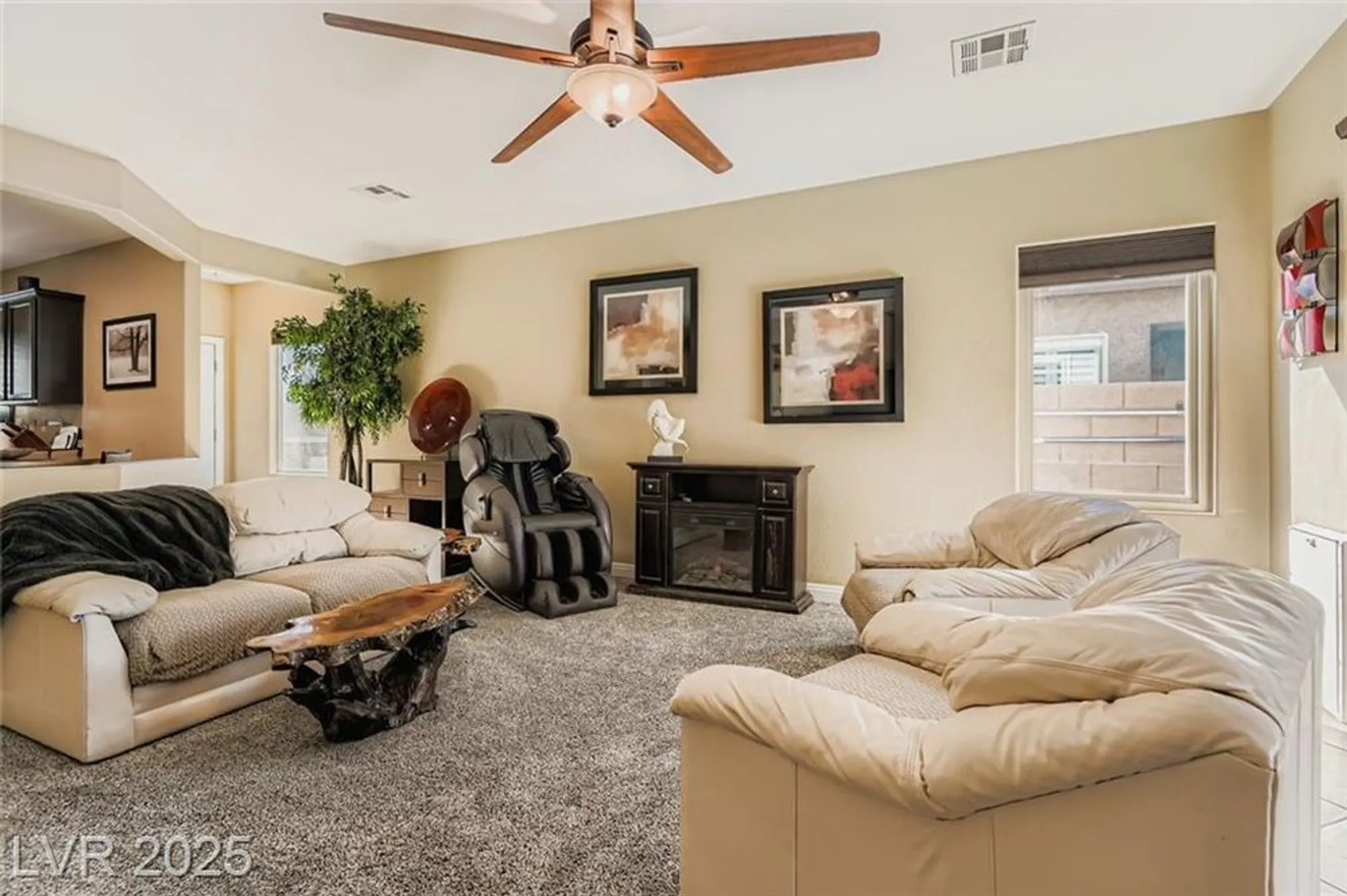 Property Slideshow image 9 of 45 | 3385 blue ribbon downs st, Las Vegas, NV, 89122