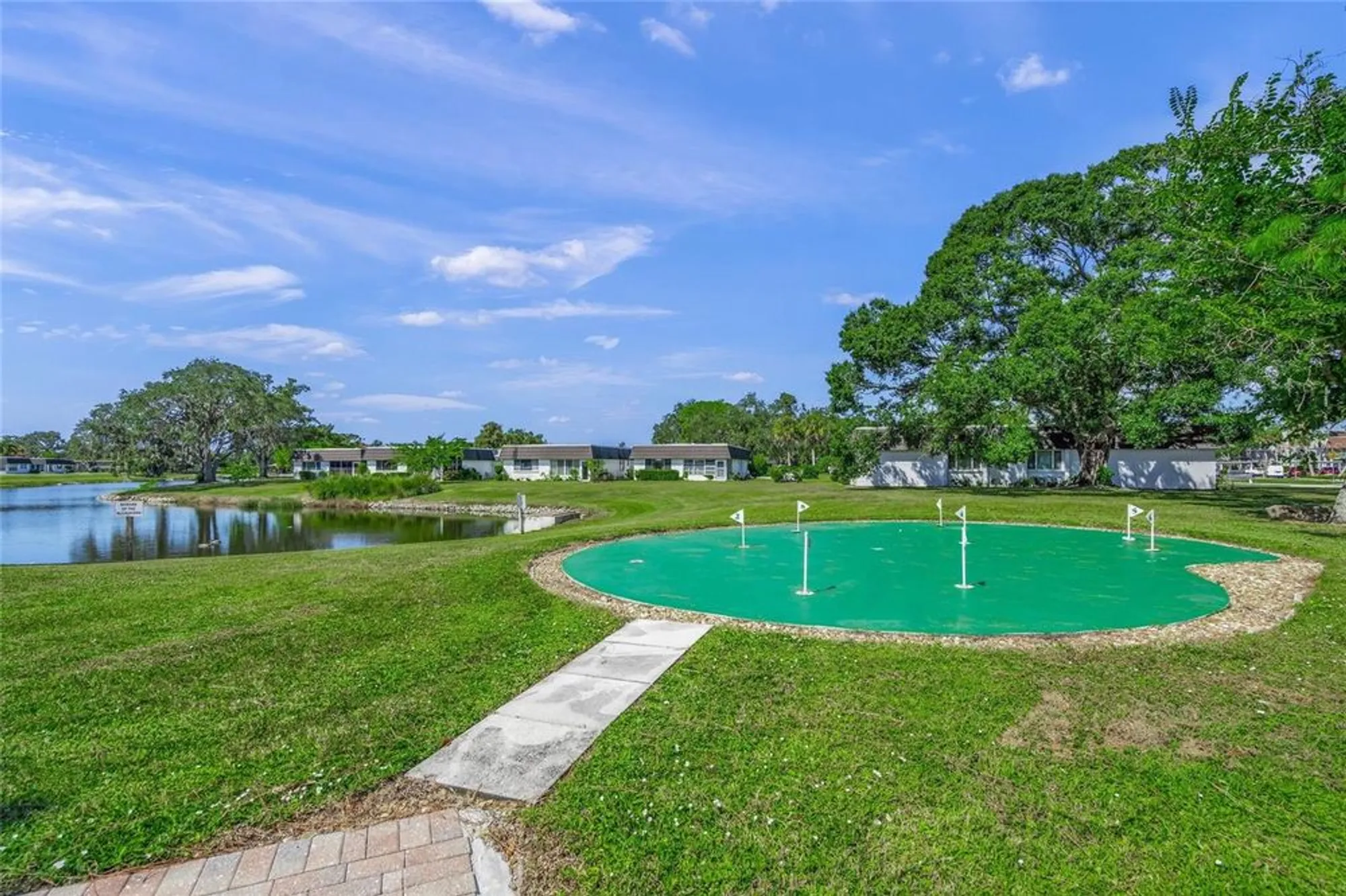 Property Slideshow image 41 of 41 | 1325 glen oaks dr 133, Sarasota, FL, 34232