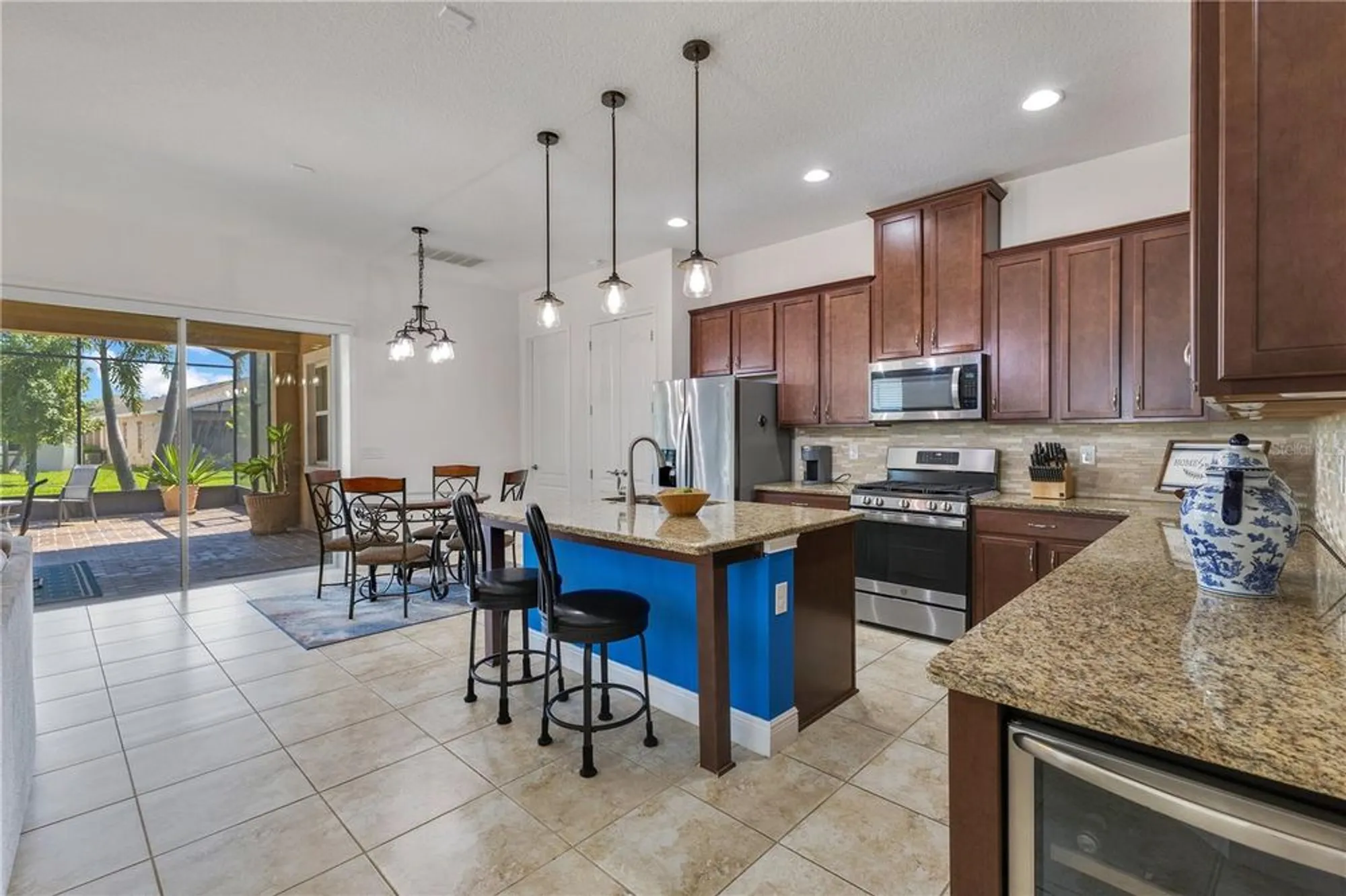Property Slideshow image 8 of 41 | 5017 e fountainwood dr, Saint Cloud, FL, 34772