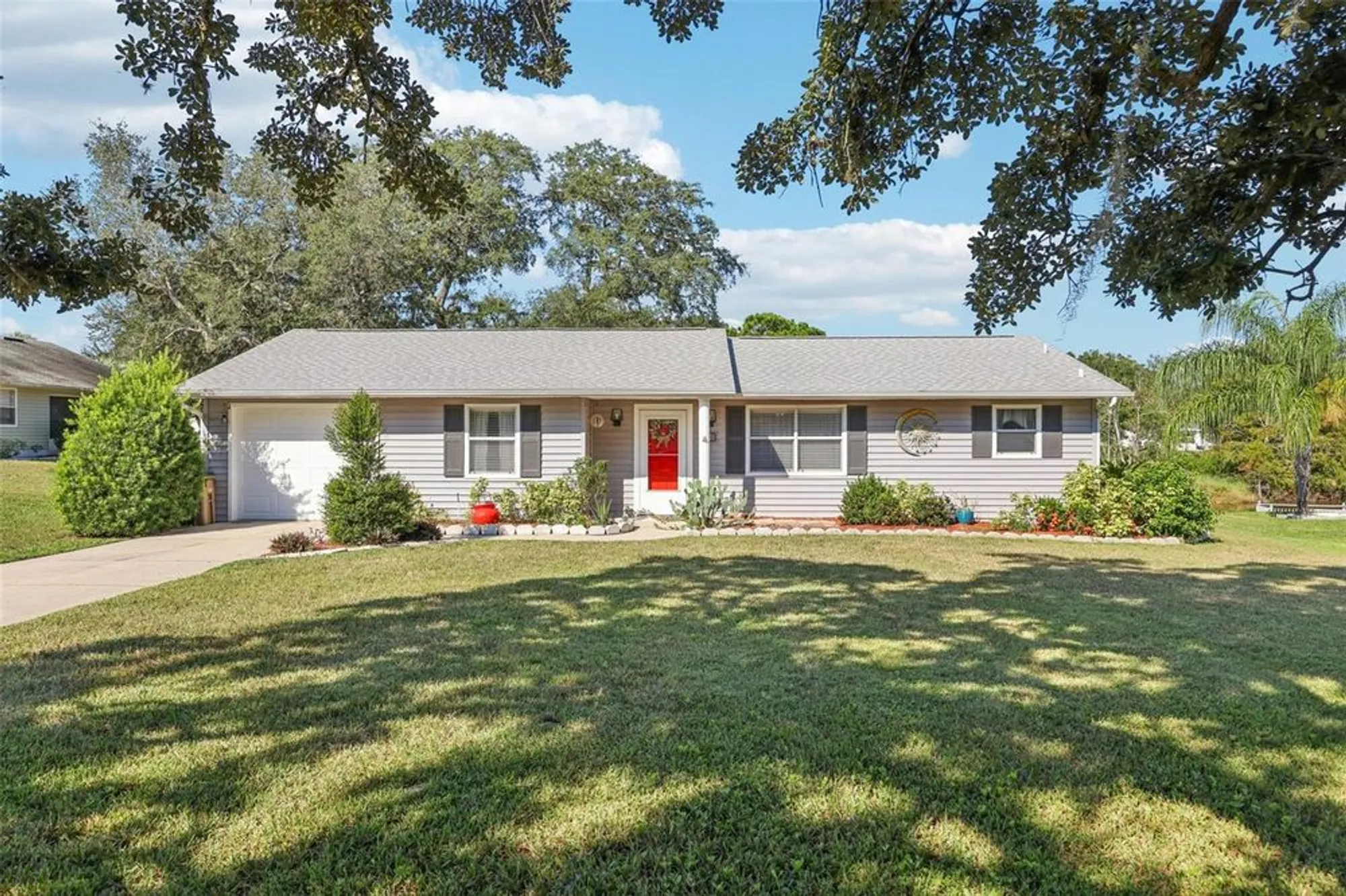 Property Slideshow image 2 of 35 | 12 brigadoon cir, Leesburg, FL, 34788